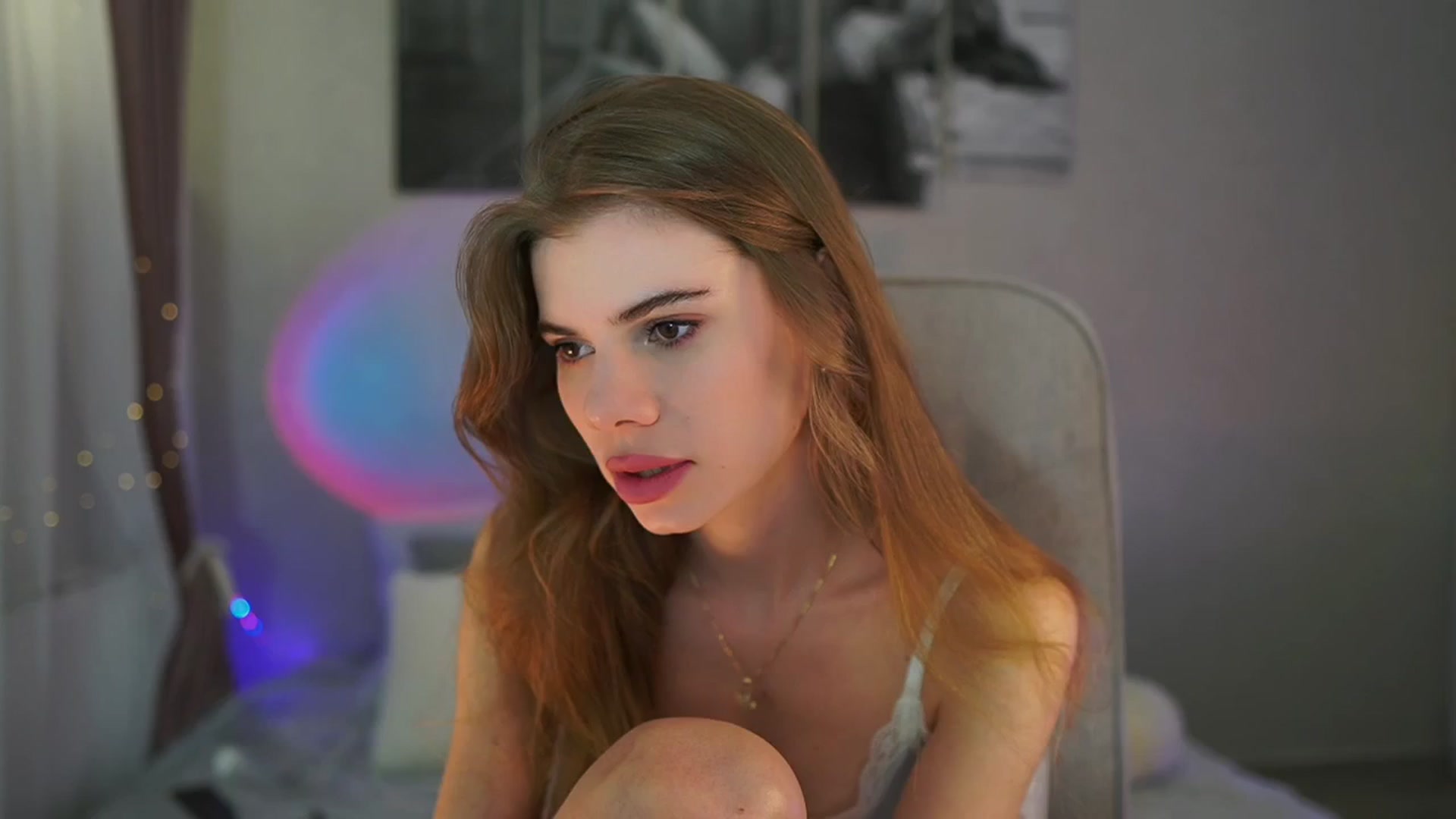 Gallery image thumbnail from RileyReid_18's myfreecams stream on, 05/01/2024, 13:43 image 9 of 20
