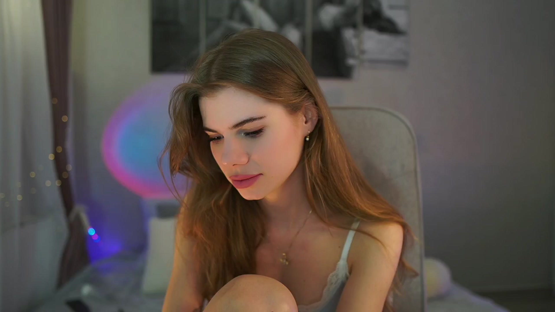 Gallery image thumbnail from RileyReid_18's myfreecams stream on, 05/01/2024, 13:43 image 18 of 20