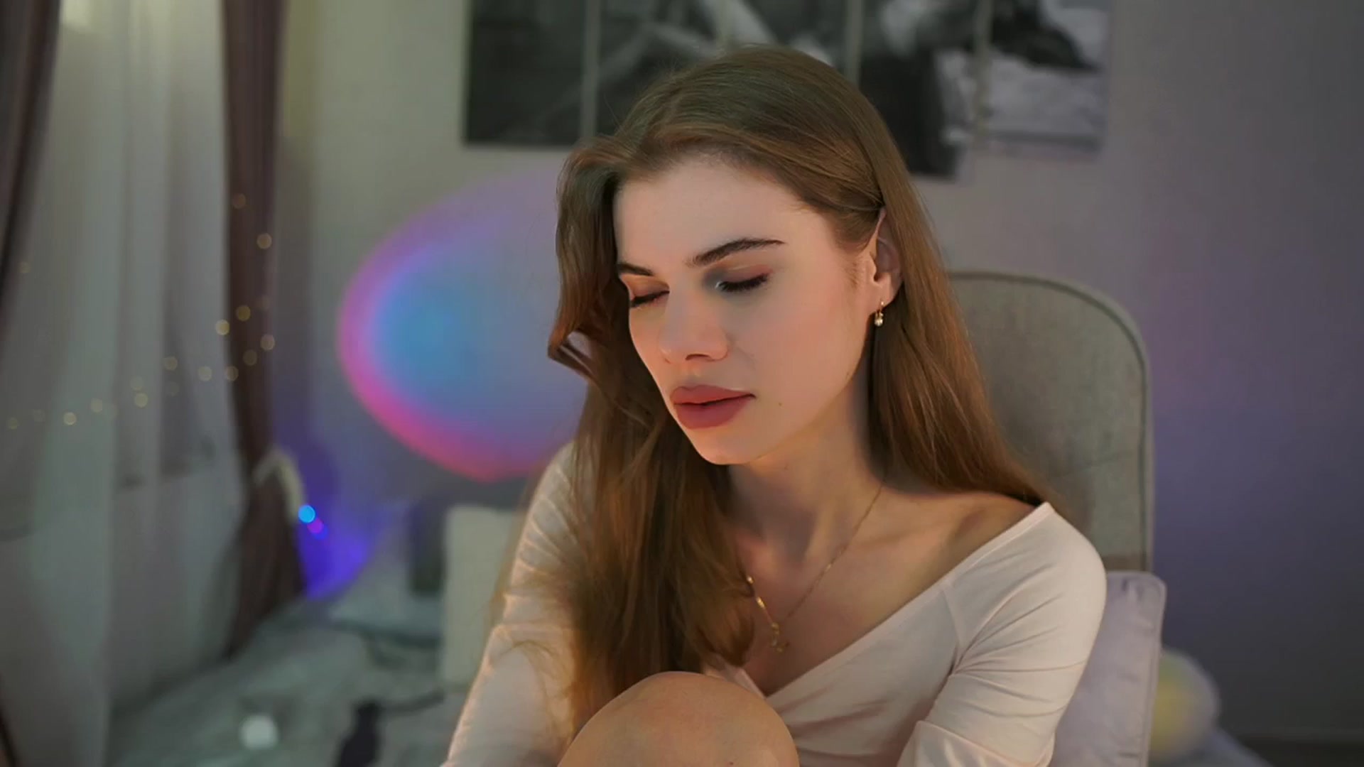 Gallery image thumbnail from RileyReid_18's myfreecams stream on, 05/03/2024, 13:46 image 8 of 20
