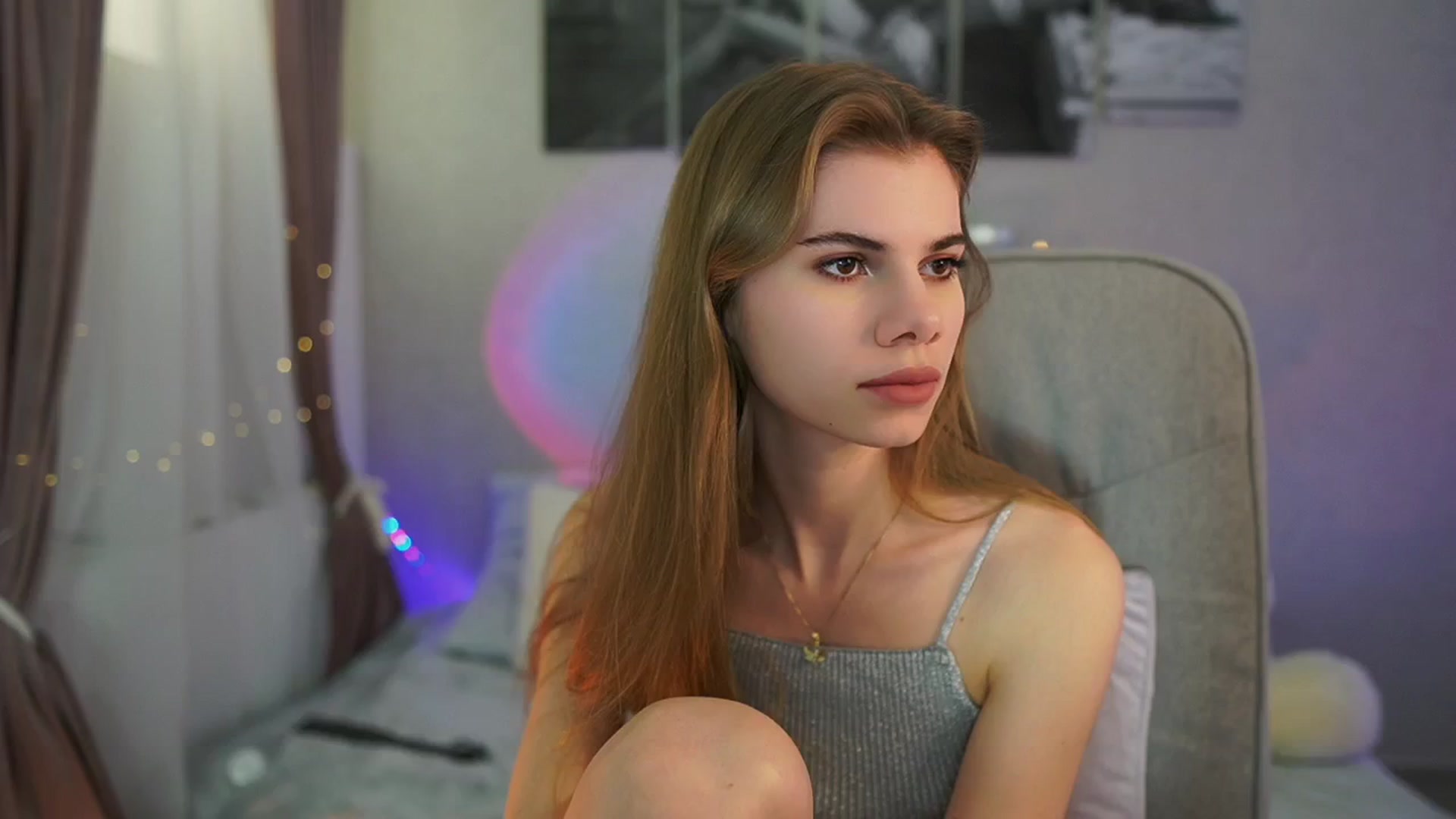 Gallery image thumbnail from RileyReid_18's myfreecams stream on, 05/06/2024, 18:57 image 1 of 20