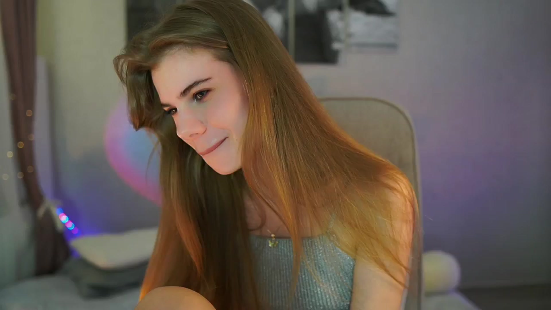 Gallery image thumbnail from RileyReid_18's myfreecams stream on, 05/06/2024, 19:45 image 6 of 20