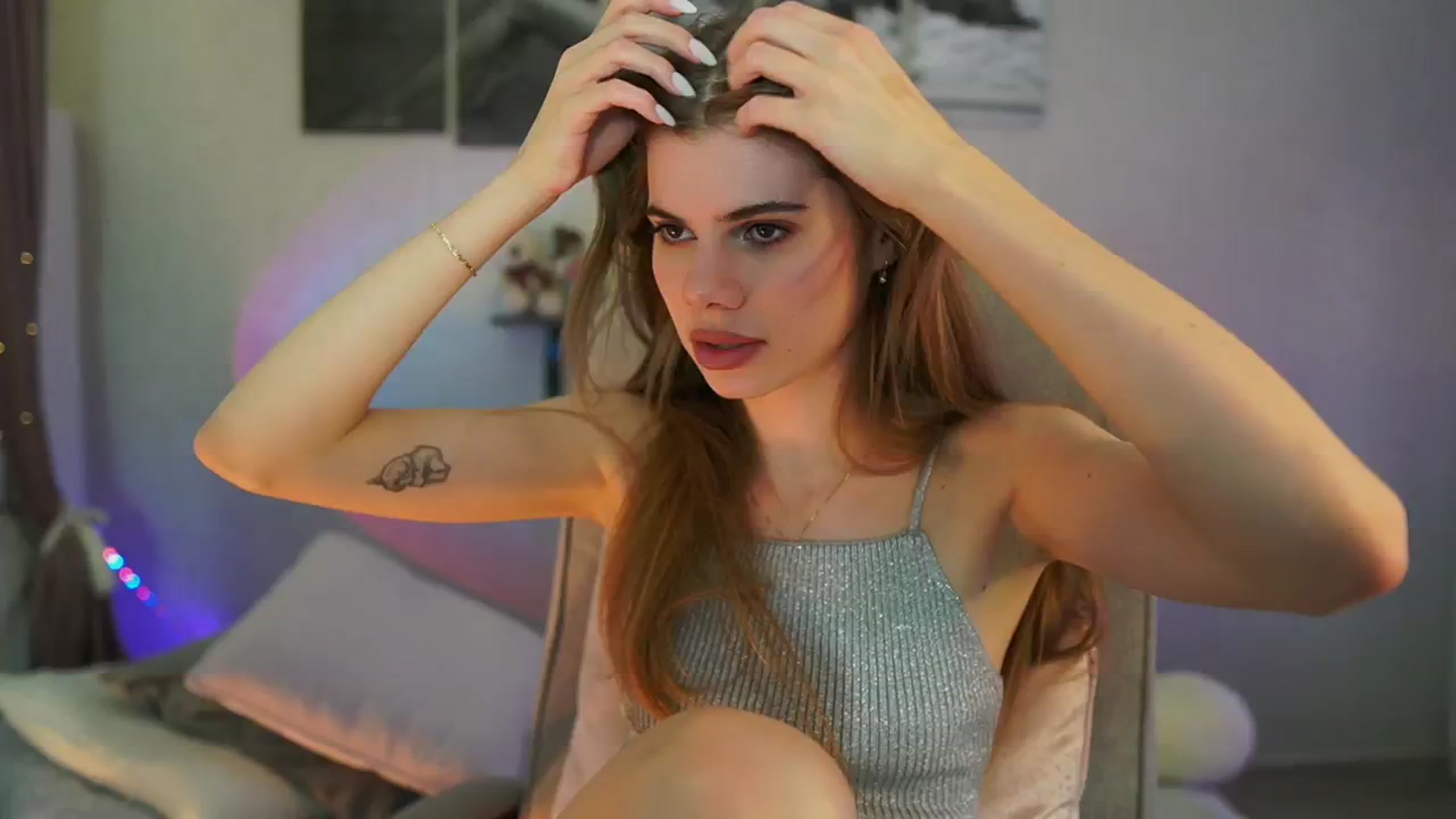 Gallery image thumbnail from RileyReid_18's myfreecams stream on, 05/06/2024, 21:58 image 18 of 20