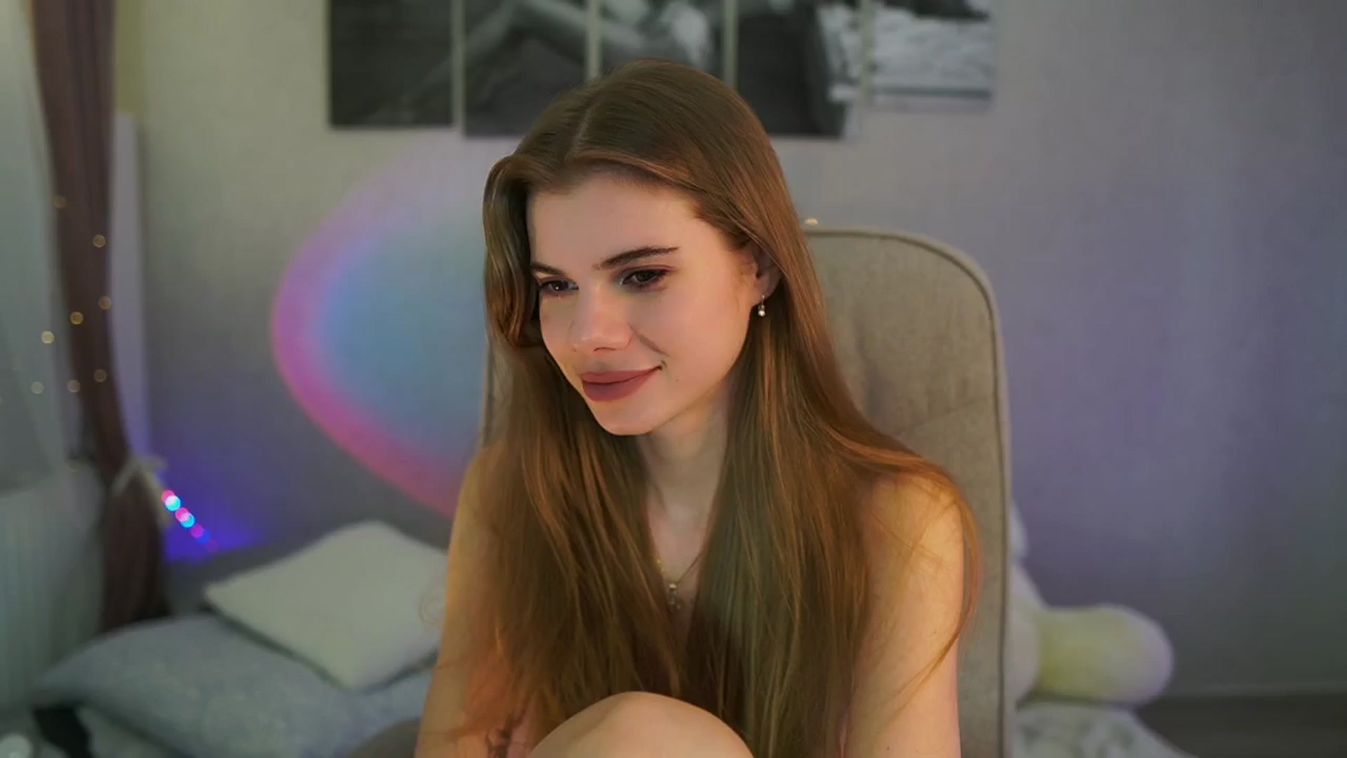 Gallery image thumbnail from RileyReid_18's myfreecams stream on, 05/06/2024, 22:39 image 20 of 20