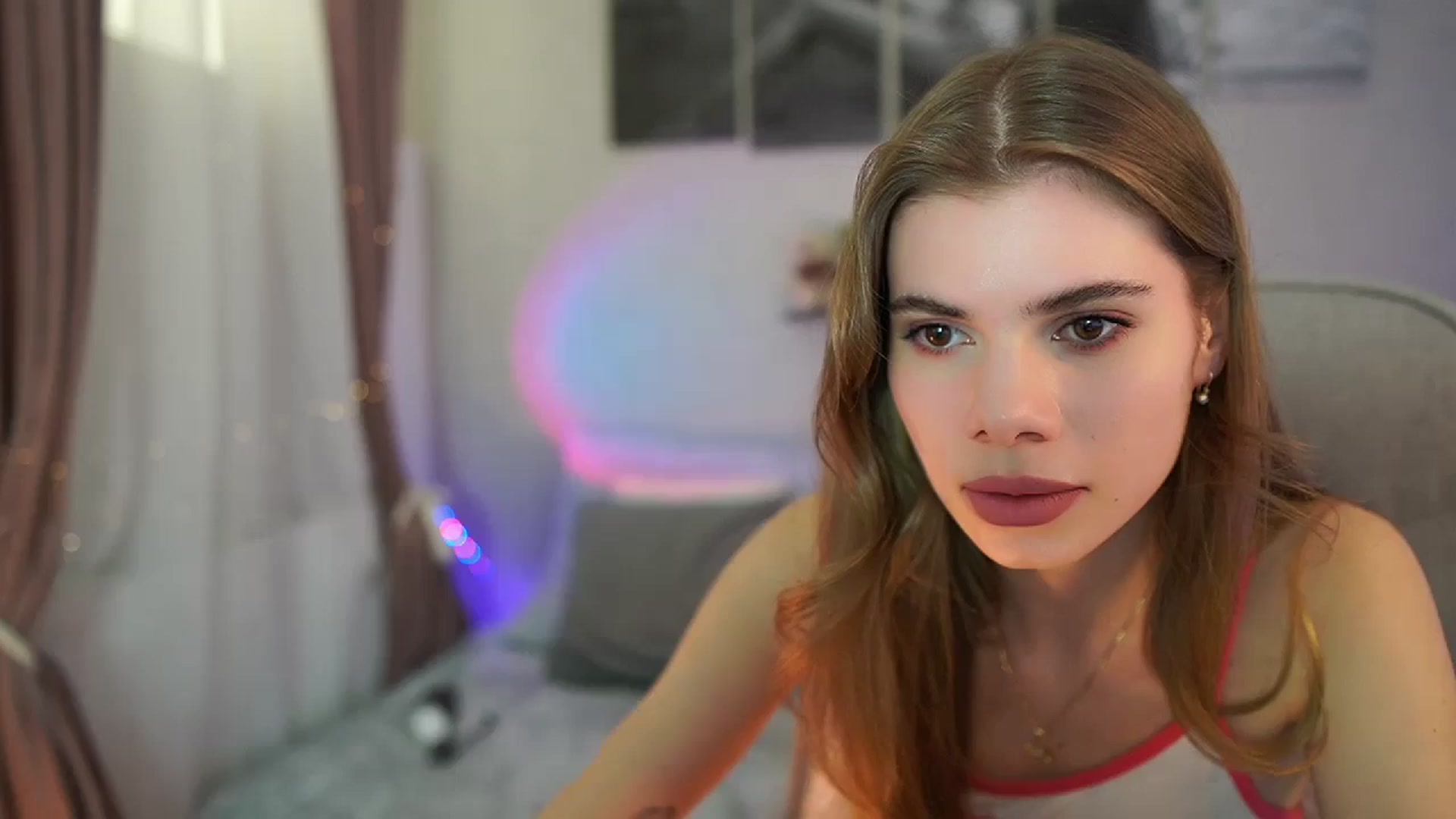 Gallery image thumbnail from RileyReid_18's myfreecams stream on, 05/08/2024, 11:35 image 7 of 20
