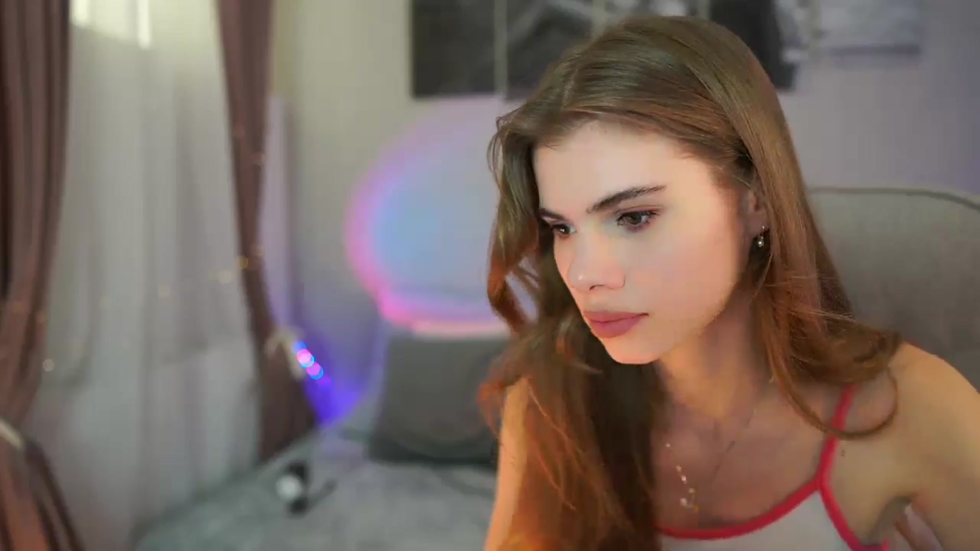Gallery image thumbnail from RileyReid_18's myfreecams stream on, 05/08/2024, 11:35 image 10 of 20