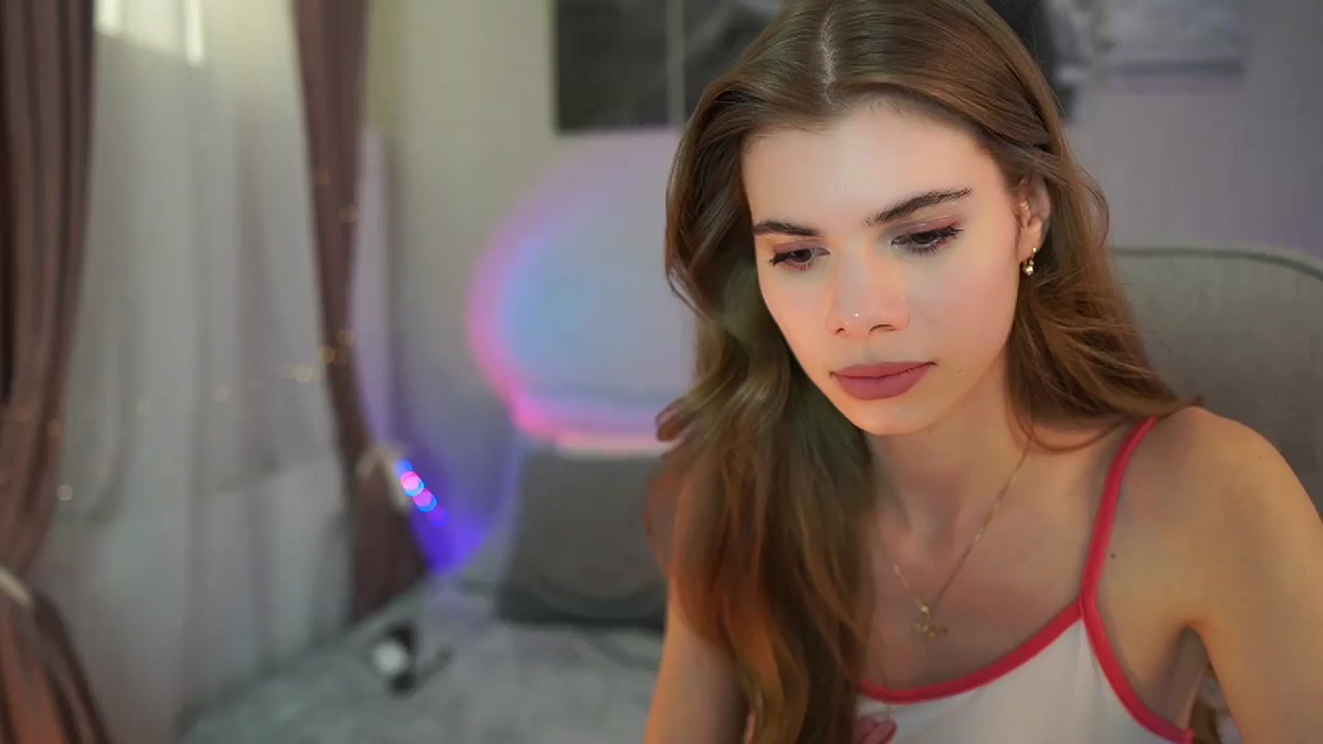 Gallery image thumbnail from RileyReid_18's myfreecams stream on, 05/08/2024, 11:35 image 1 of 20