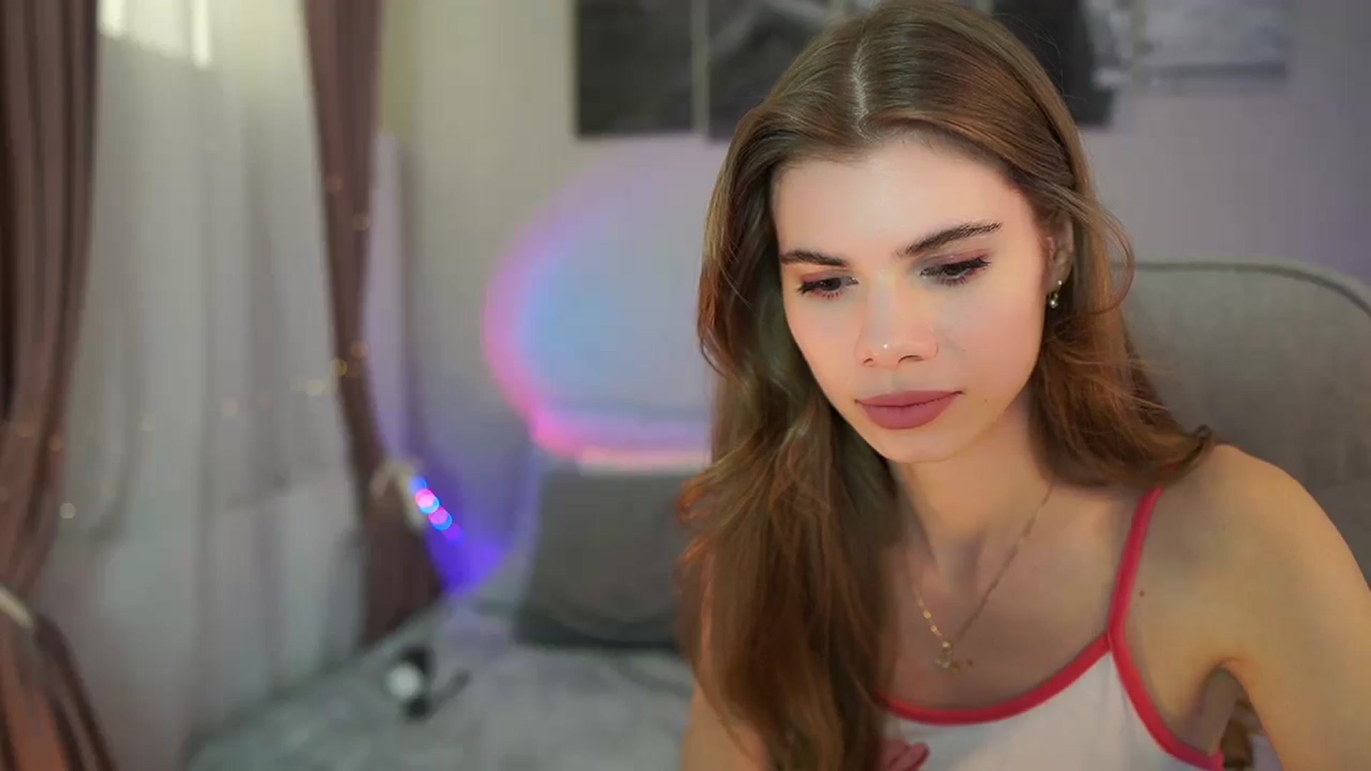 Gallery image thumbnail from RileyReid_18's myfreecams stream on, 05/08/2024, 11:35 image 3 of 20