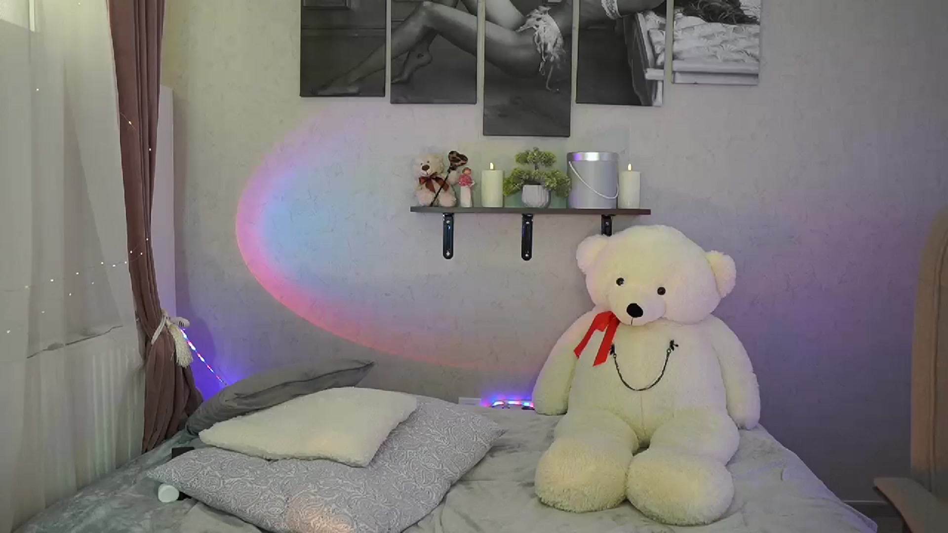 Gallery image thumbnail from RileyReid_18's myfreecams stream on, 05/08/2024, 13:56 image 2 of 20