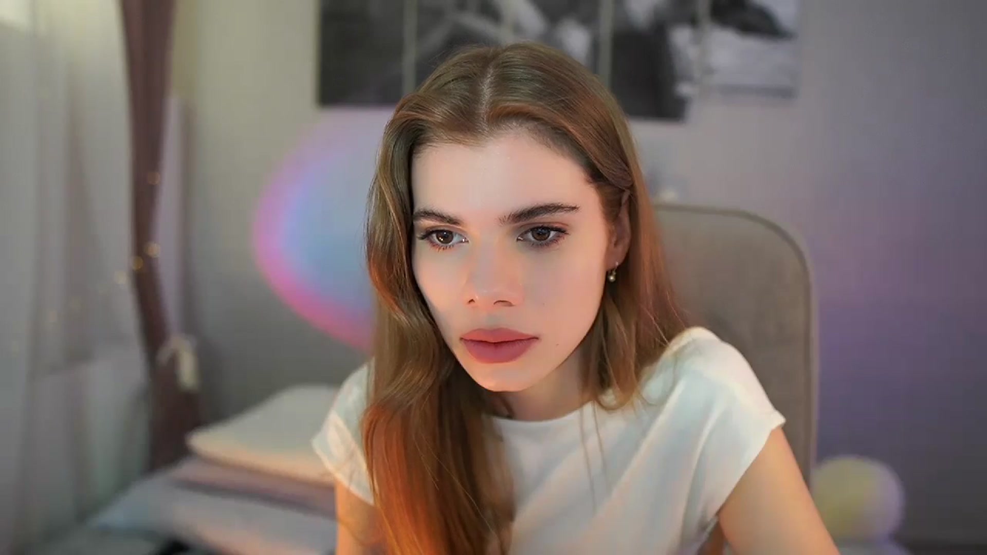 Gallery image thumbnail from RileyReid_18's myfreecams stream on, 05/10/2024, 09:51 image 16 of 20