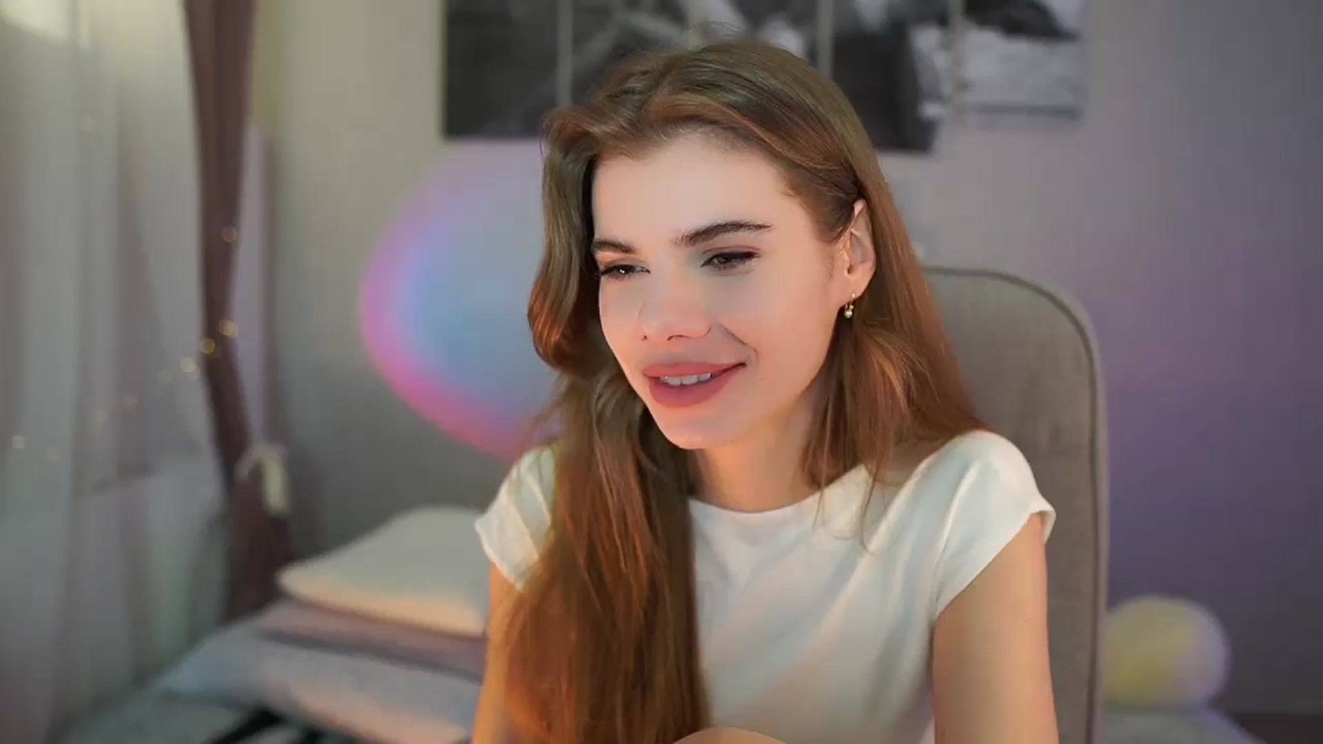 Gallery image thumbnail from RileyReid_18's myfreecams stream on, 05/10/2024, 09:51 image 8 of 20