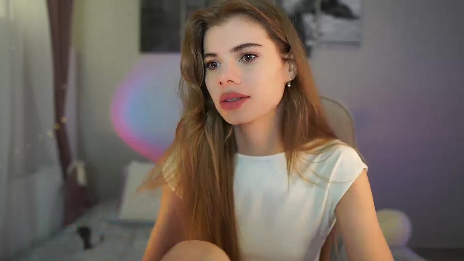 Gallery image thumbnail from RileyReid_18's myfreecams stream on, 05/10/2024, 09:51 image 2 of 20