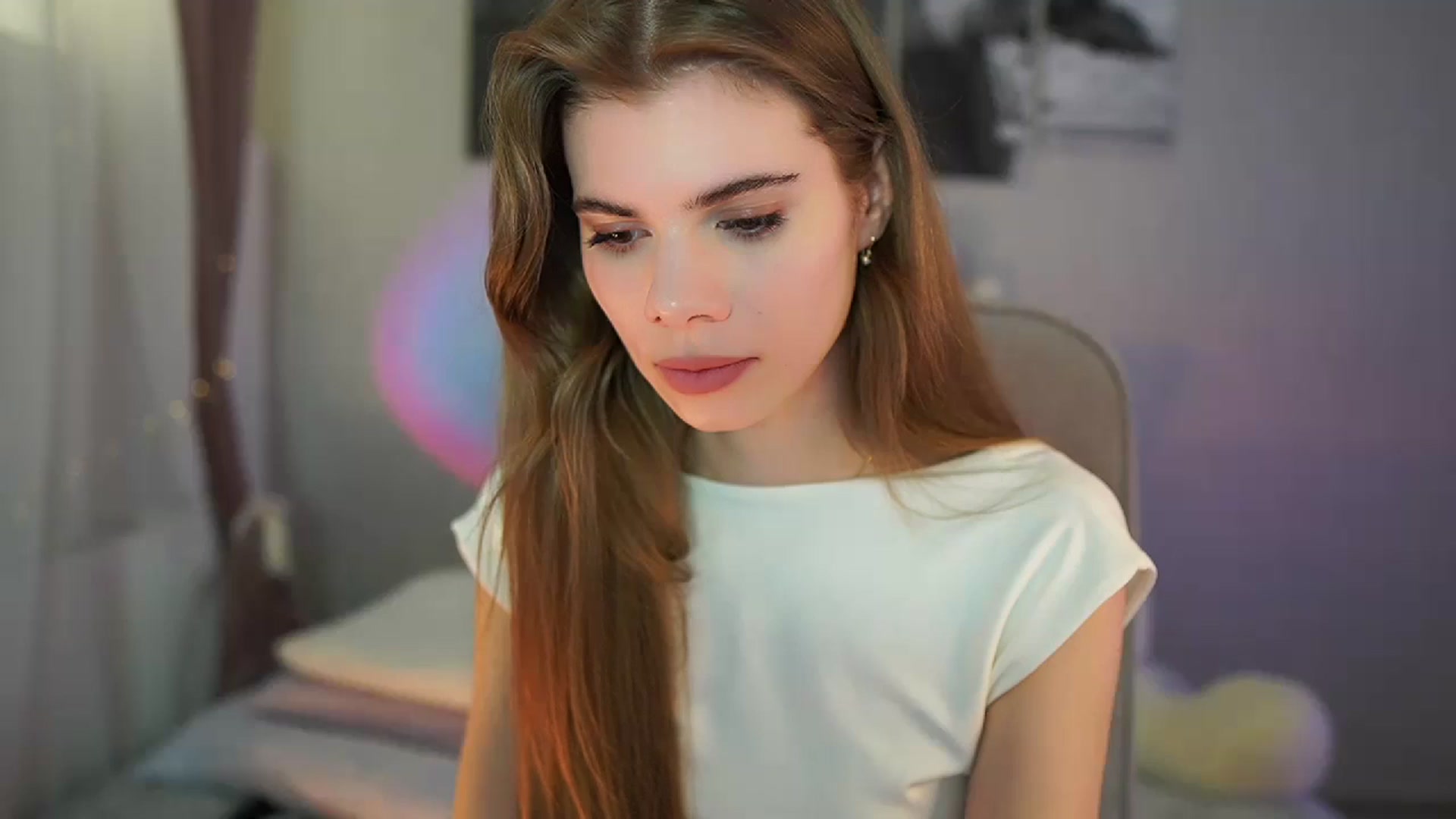 Gallery image thumbnail from RileyReid_18's myfreecams stream on, 05/10/2024, 09:51 image 18 of 20