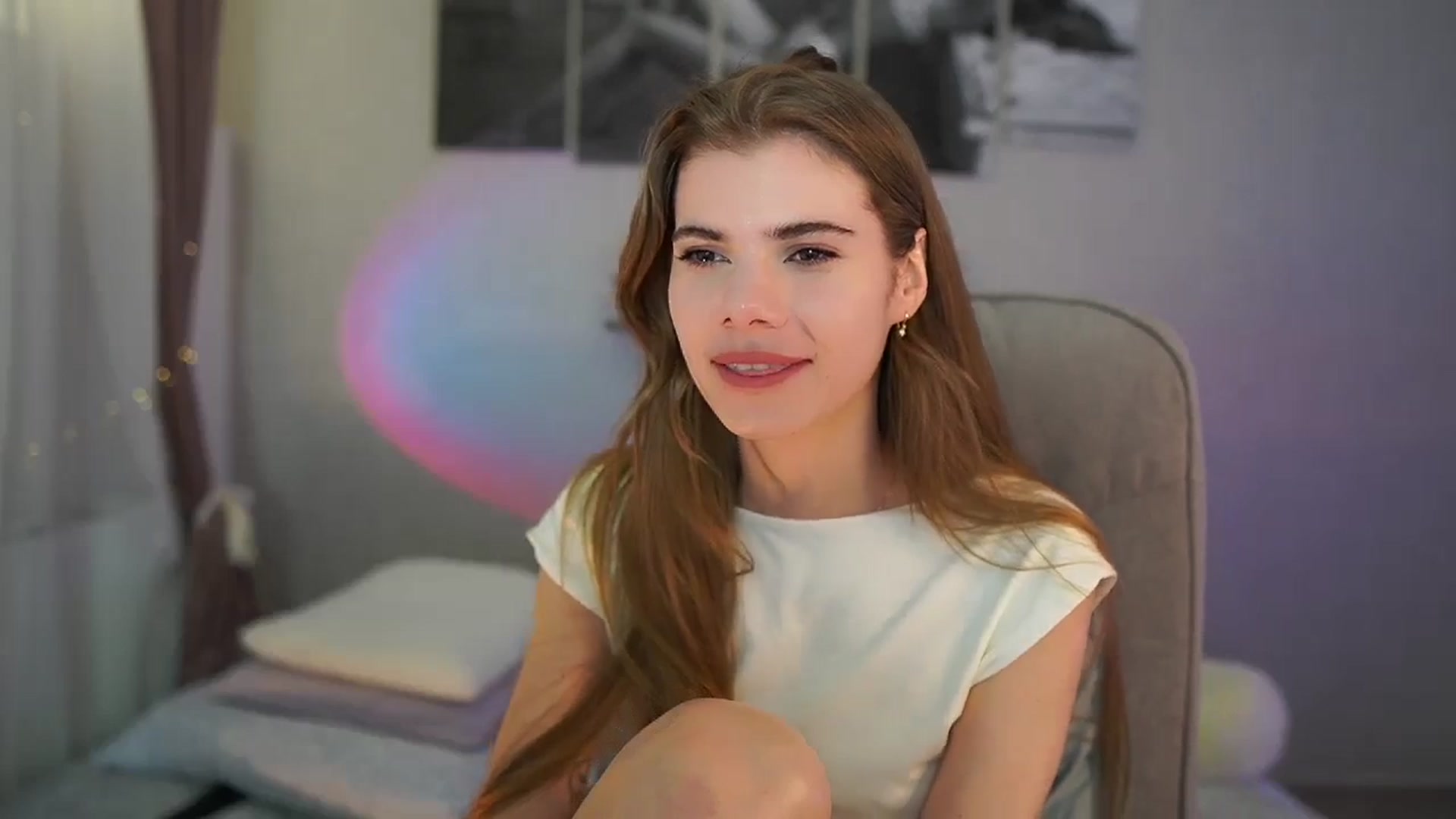 Gallery image thumbnail from RileyReid_18's myfreecams stream on, 05/10/2024, 10:21 image 8 of 20
