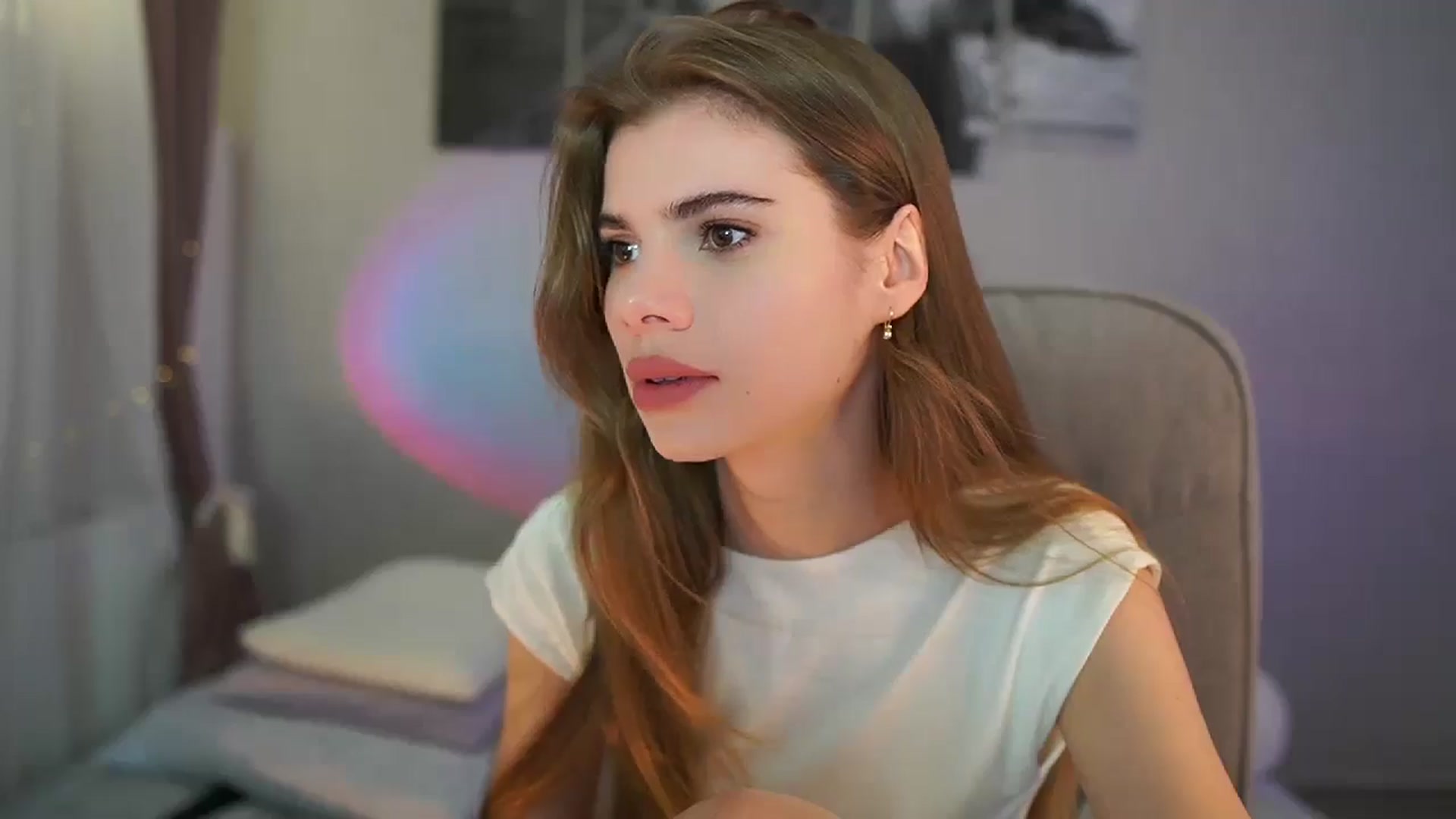 Gallery image thumbnail from RileyReid_18's myfreecams stream on, 05/10/2024, 10:21 image 7 of 20