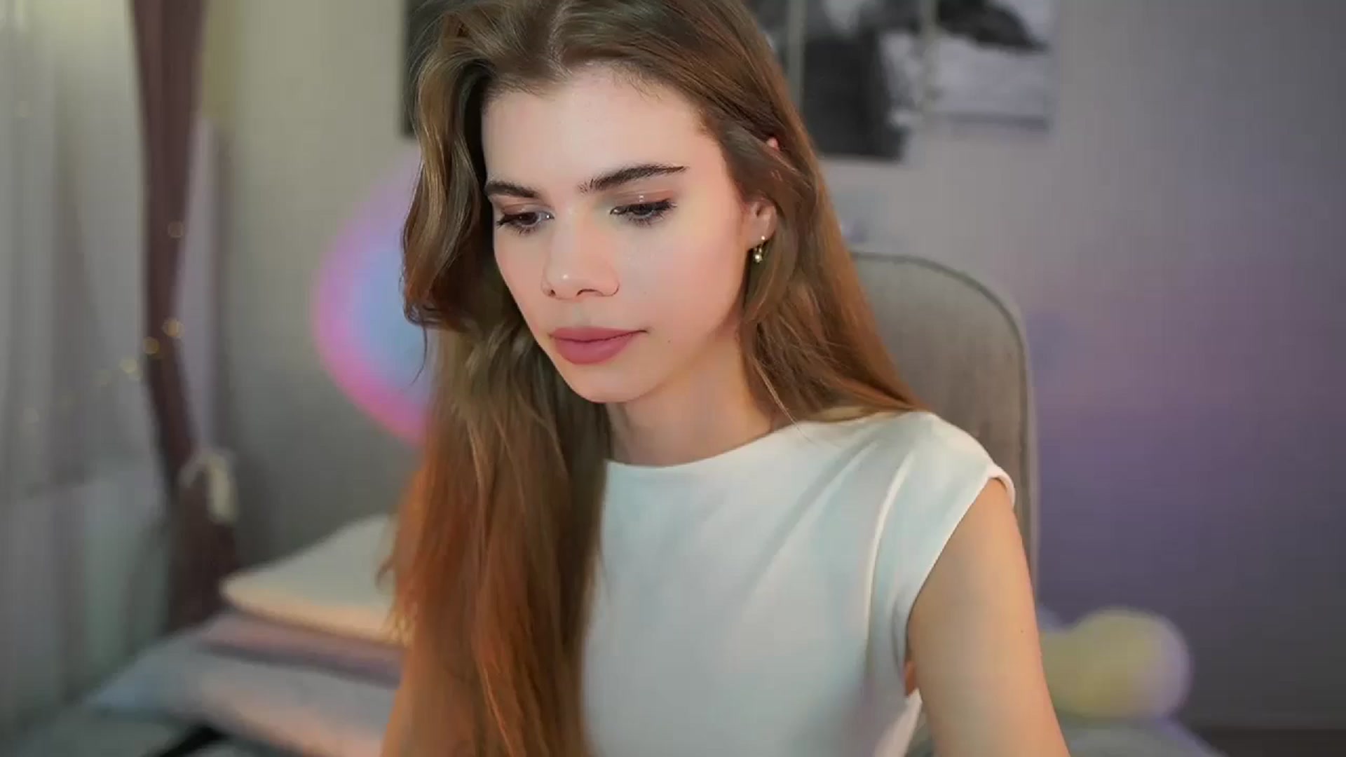 Gallery image thumbnail from RileyReid_18's myfreecams stream on, 05/10/2024, 10:21 image 1 of 20