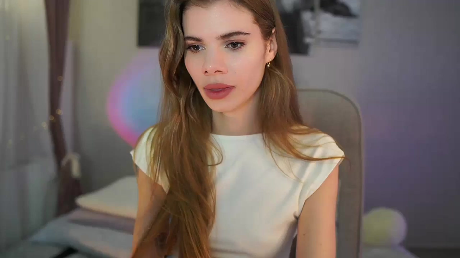 Gallery image thumbnail from RileyReid_18's myfreecams stream on, 05/10/2024, 10:21 image 9 of 20