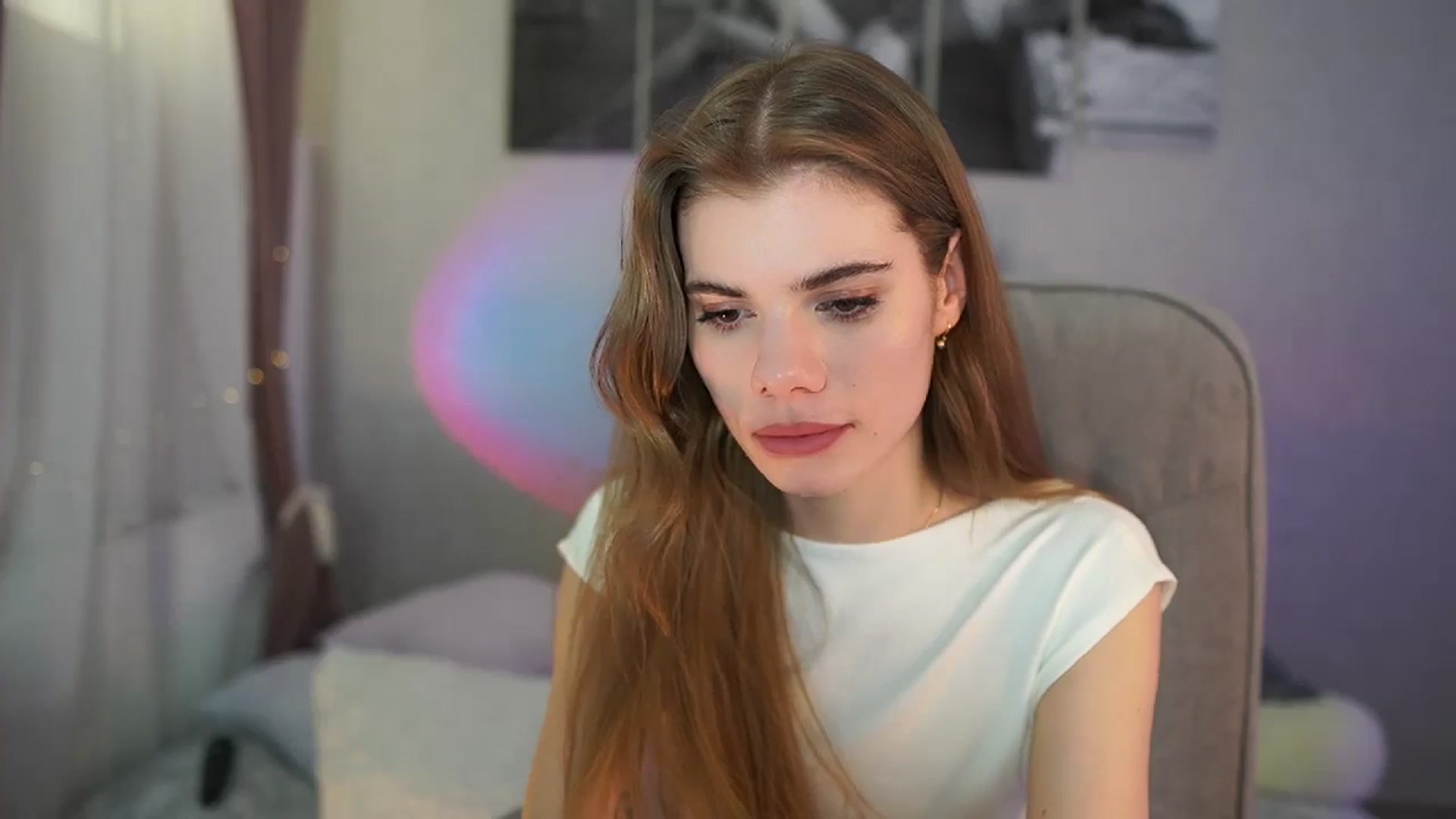 Gallery image thumbnail from RileyReid_18's myfreecams stream on, 05/10/2024, 11:33 image 2 of 20