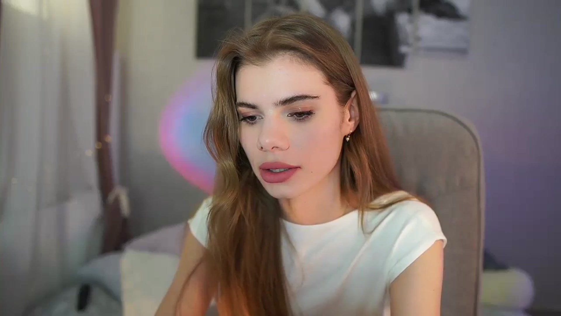 Gallery image thumbnail from RileyReid_18's myfreecams stream on, 05/10/2024, 11:33 image 3 of 20