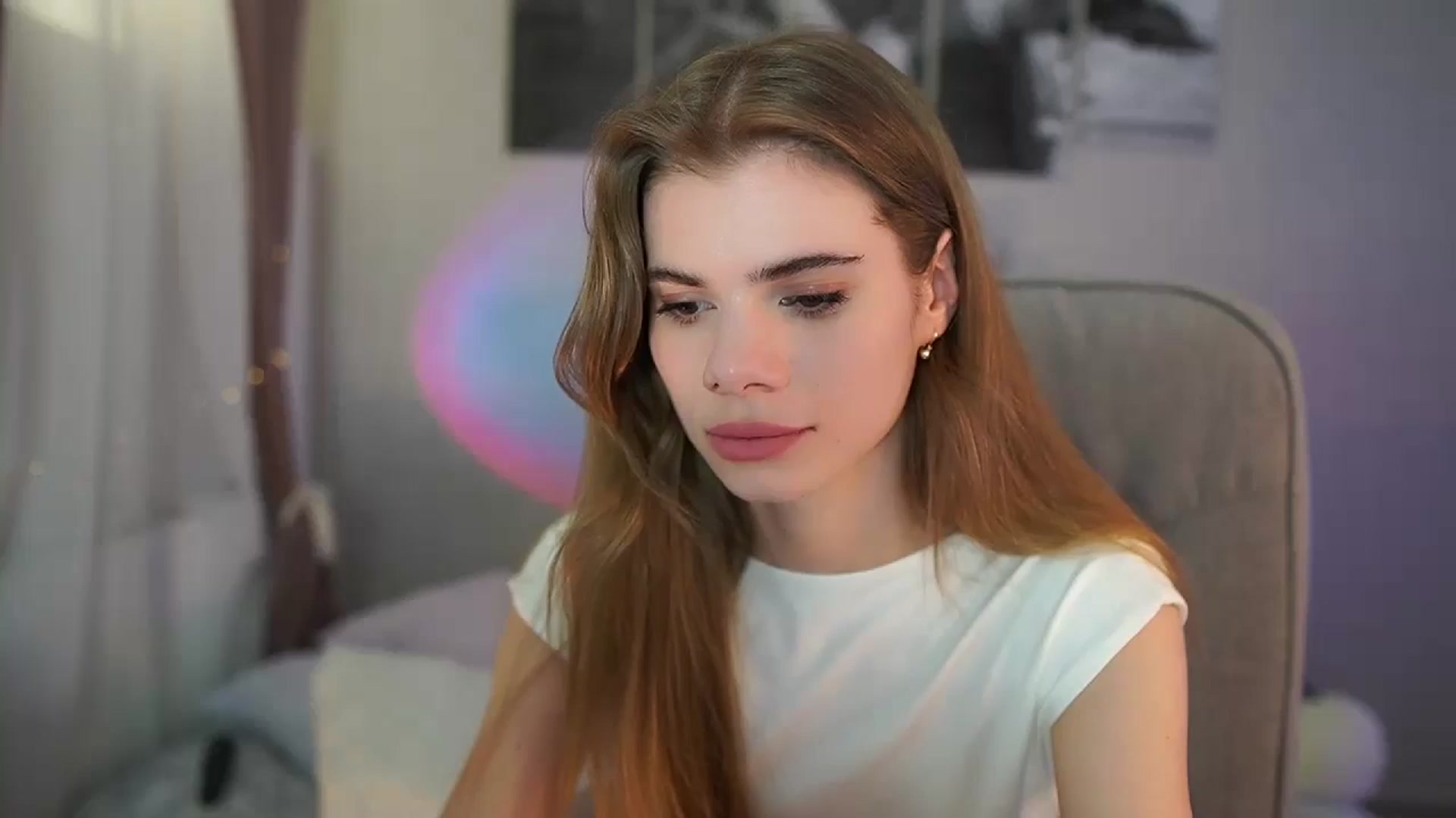 Gallery image thumbnail from RileyReid_18's myfreecams stream on, 05/10/2024, 11:33 image 1 of 20