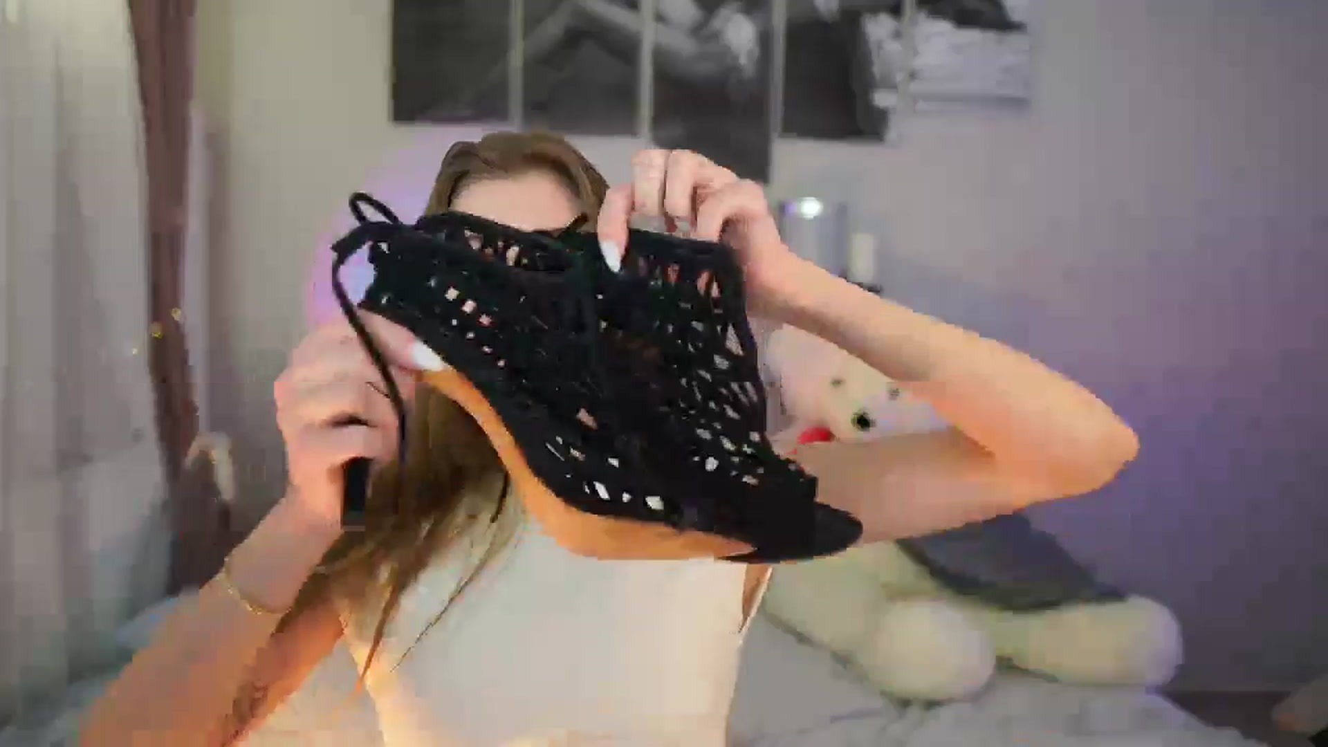 Gallery image thumbnail from RileyReid_18's myfreecams stream on, 05/10/2024, 11:33 image 19 of 20