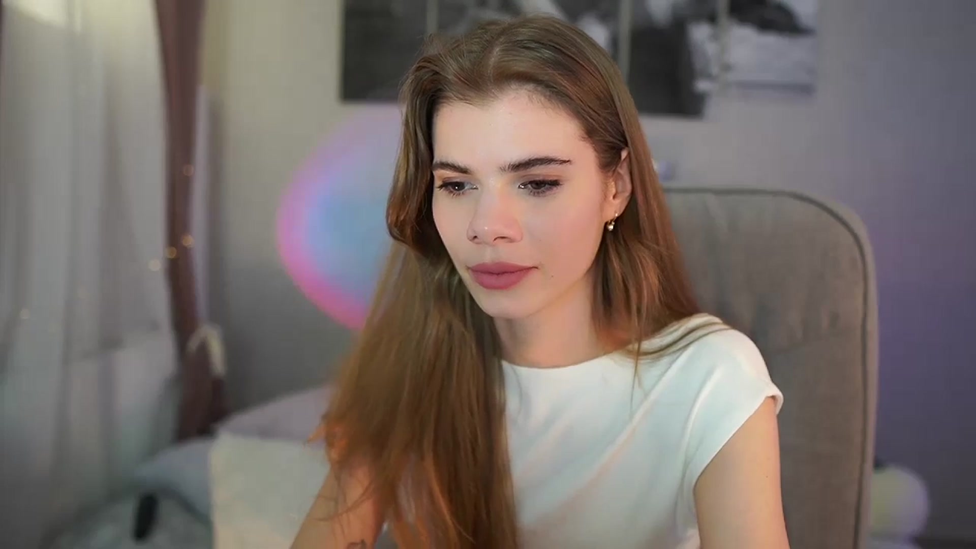Gallery image thumbnail from RileyReid_18's myfreecams stream on, 05/10/2024, 11:33 image 6 of 20