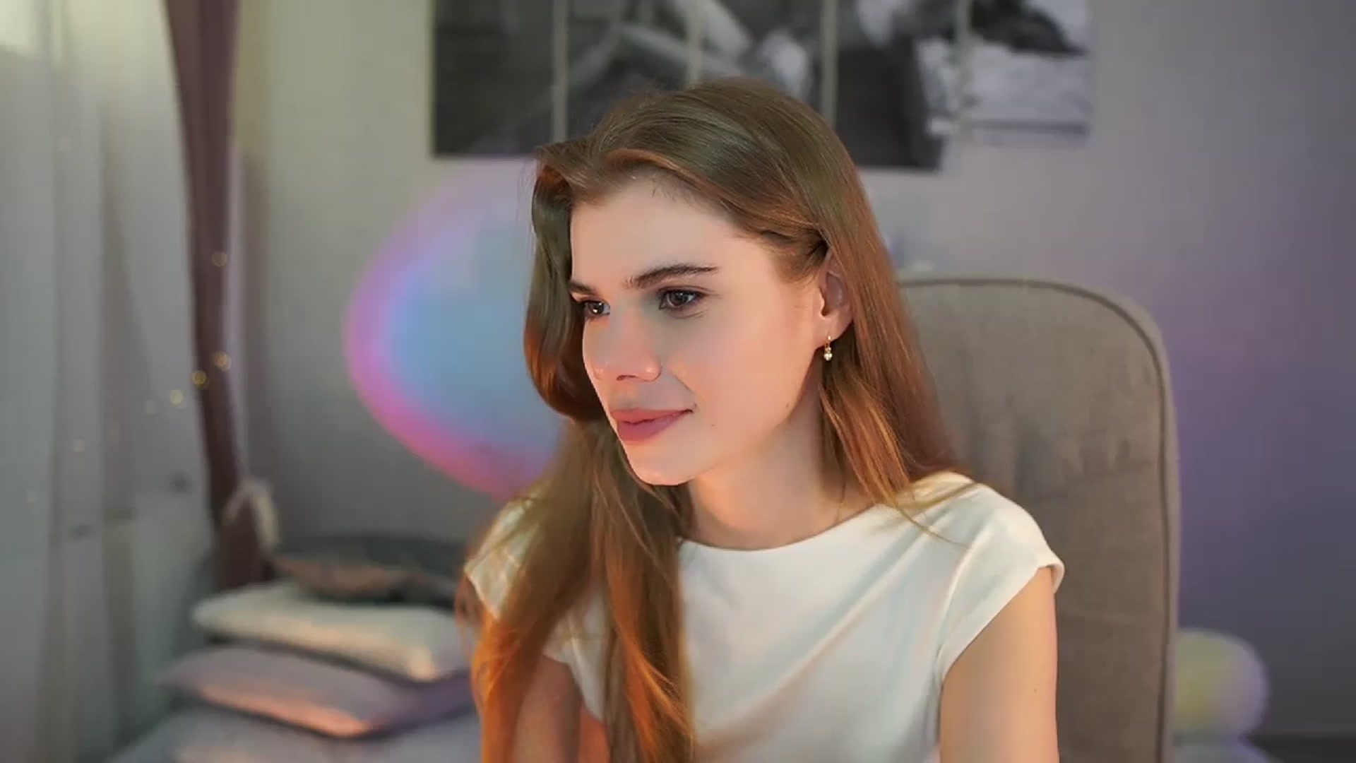 Gallery image thumbnail from RileyReid_18's myfreecams stream on, 05/10/2024, 12:56 image 19 of 20