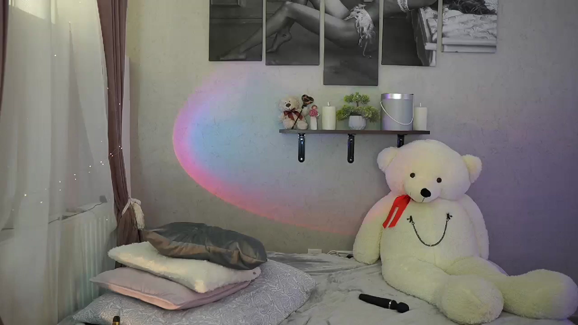 Gallery image thumbnail from RileyReid_18's myfreecams stream on, 05/10/2024, 12:56 image 9 of 20