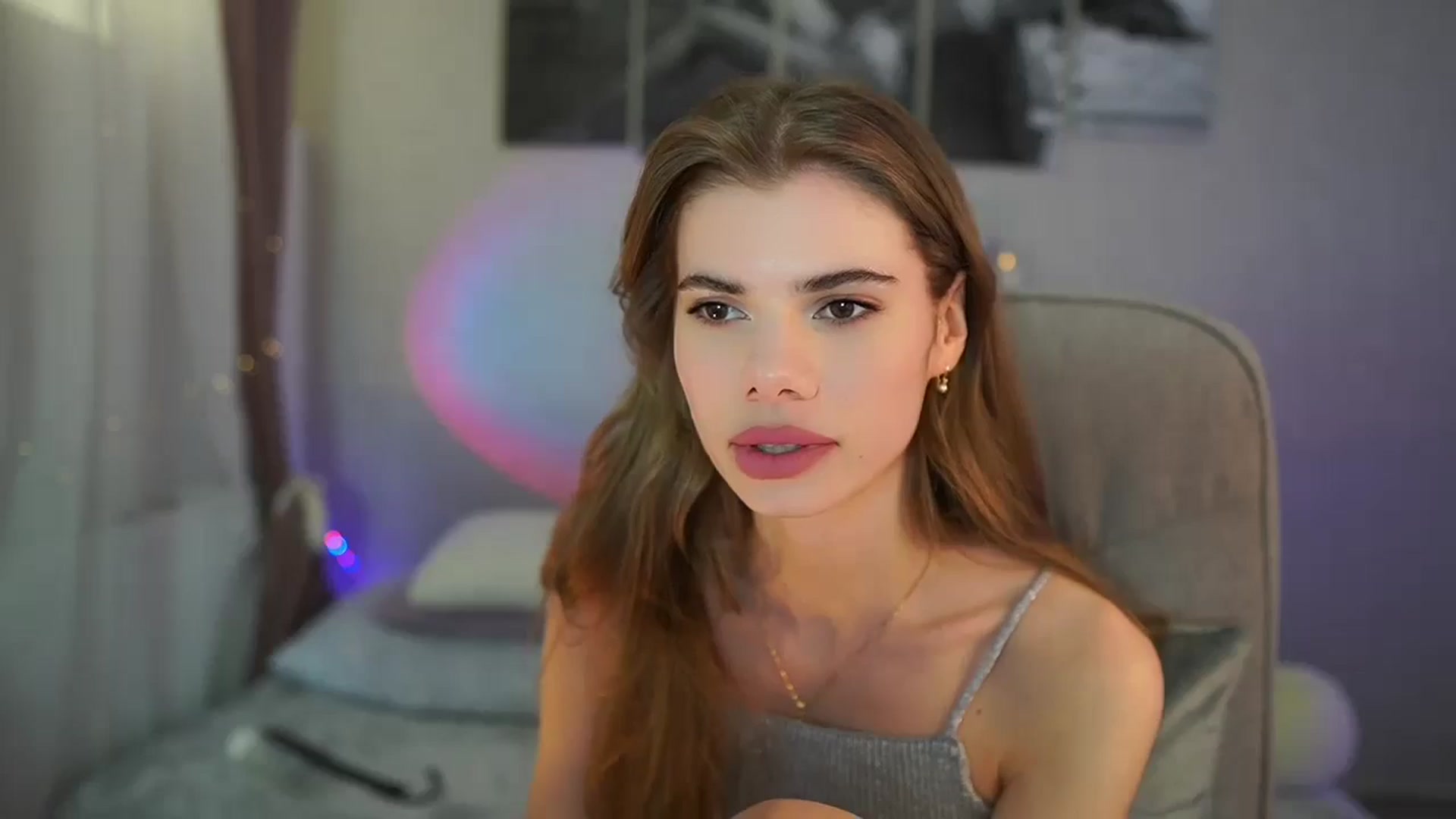 Gallery image thumbnail from RileyReid_18's myfreecams stream on, 05/11/2024, 14:24 image 5 of 20