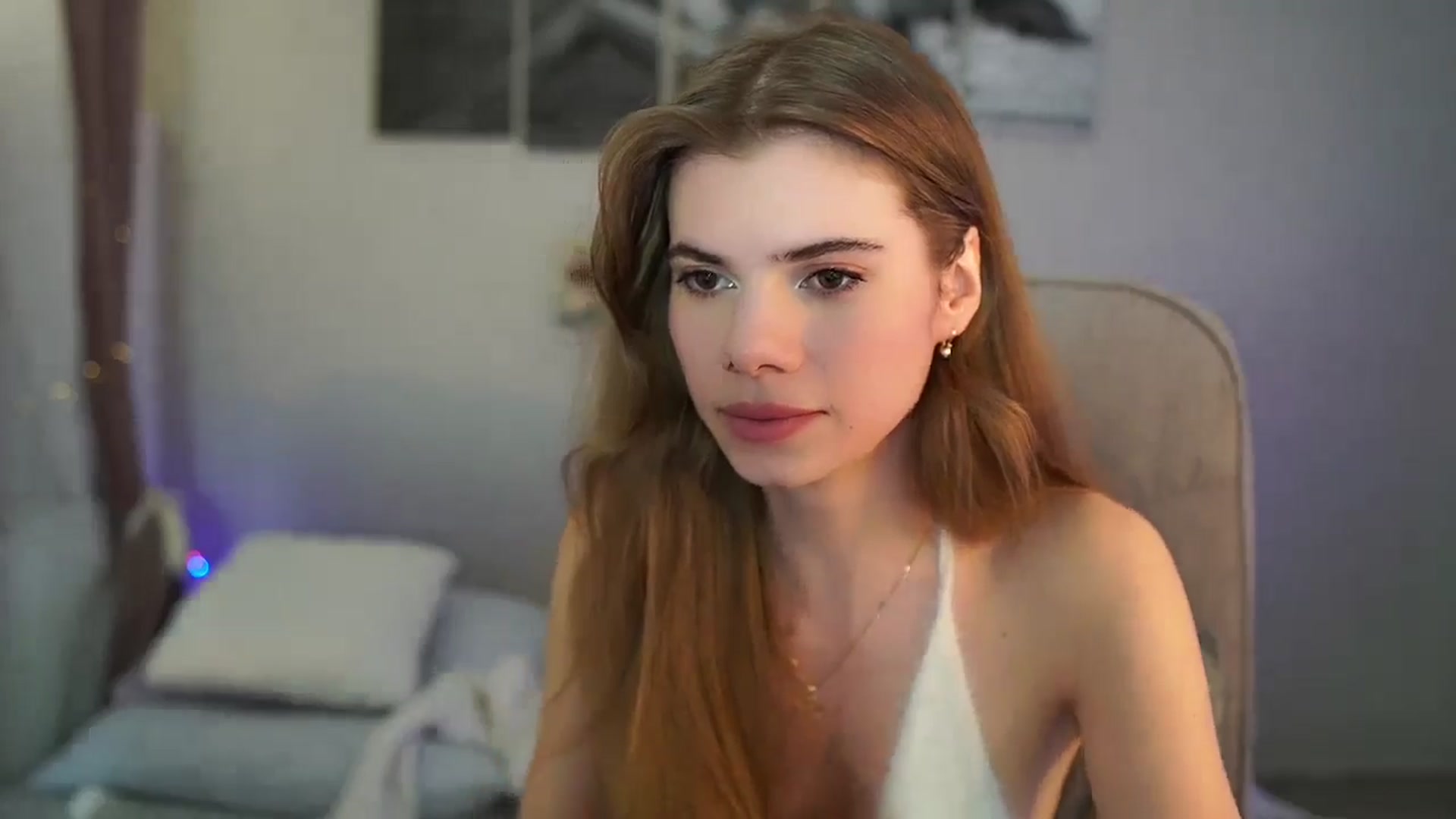 Gallery image thumbnail from RileyReid_18's myfreecams stream on, 05/12/2024, 10:33 image 6 of 20