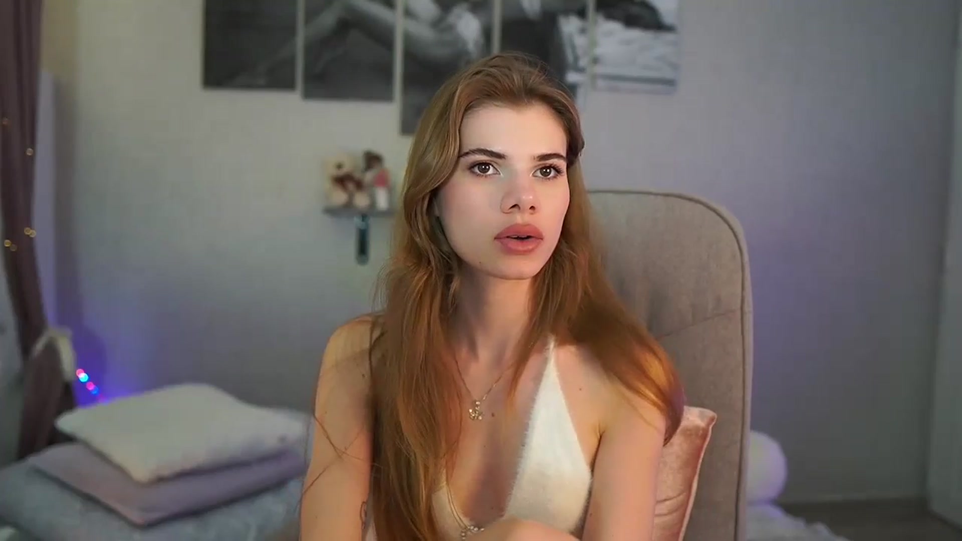 Gallery image thumbnail from RileyReid_18's myfreecams stream on, 05/12/2024, 12:00 image 16 of 20