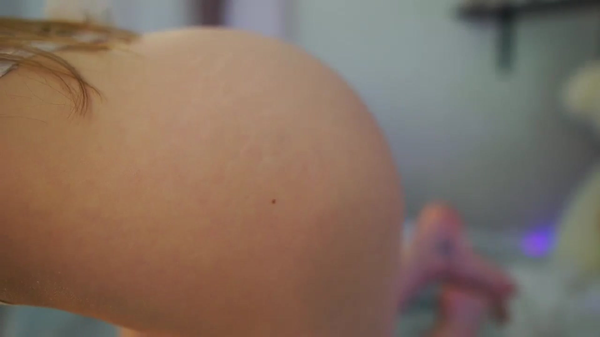 Gallery image thumbnail from RileyReid_18's myfreecams stream on, 05/12/2024, 12:54 image 15 of 20