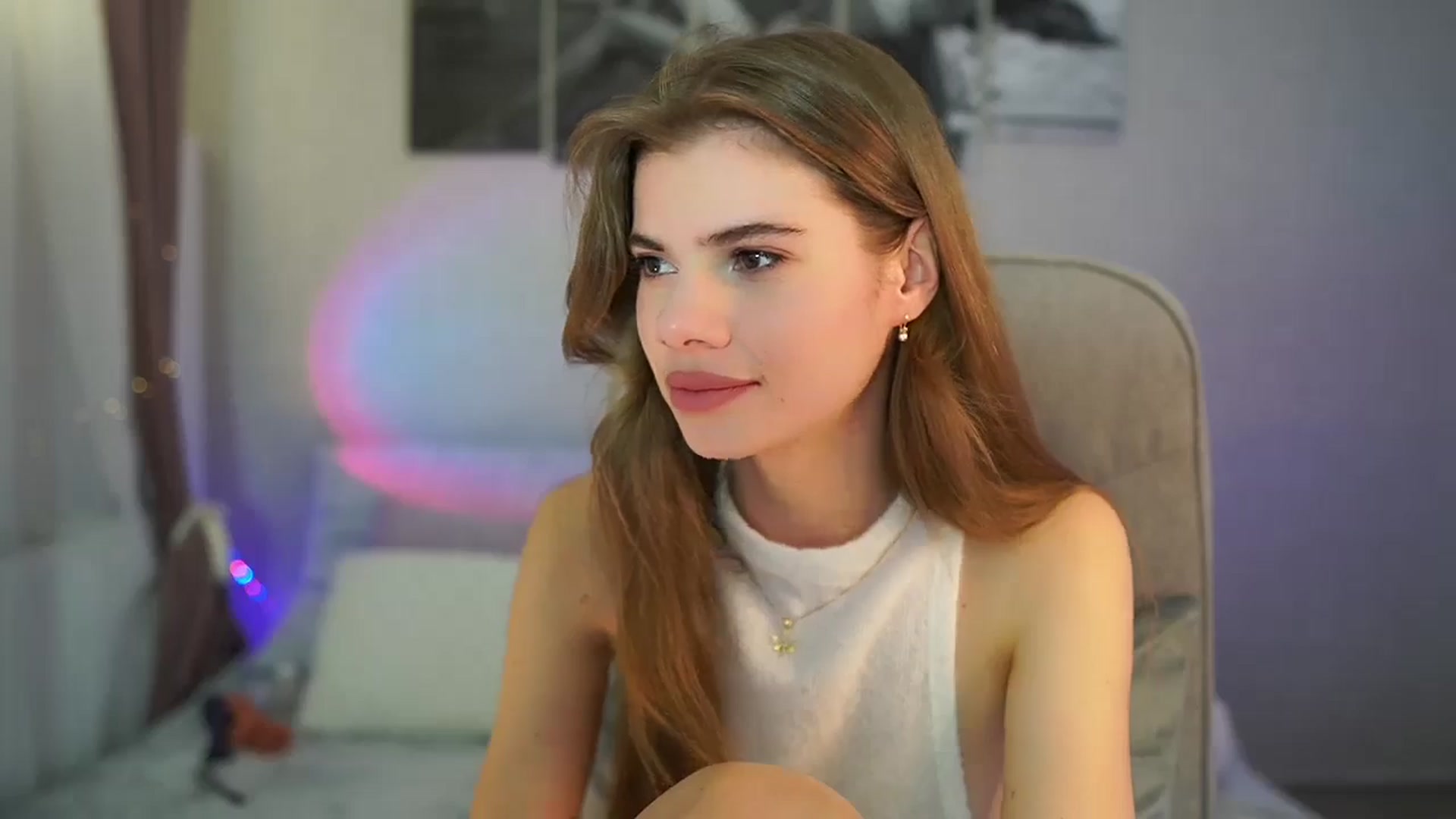 Gallery image thumbnail from RileyReid_18's myfreecams stream on, 05/14/2024, 14:19 image 7 of 20