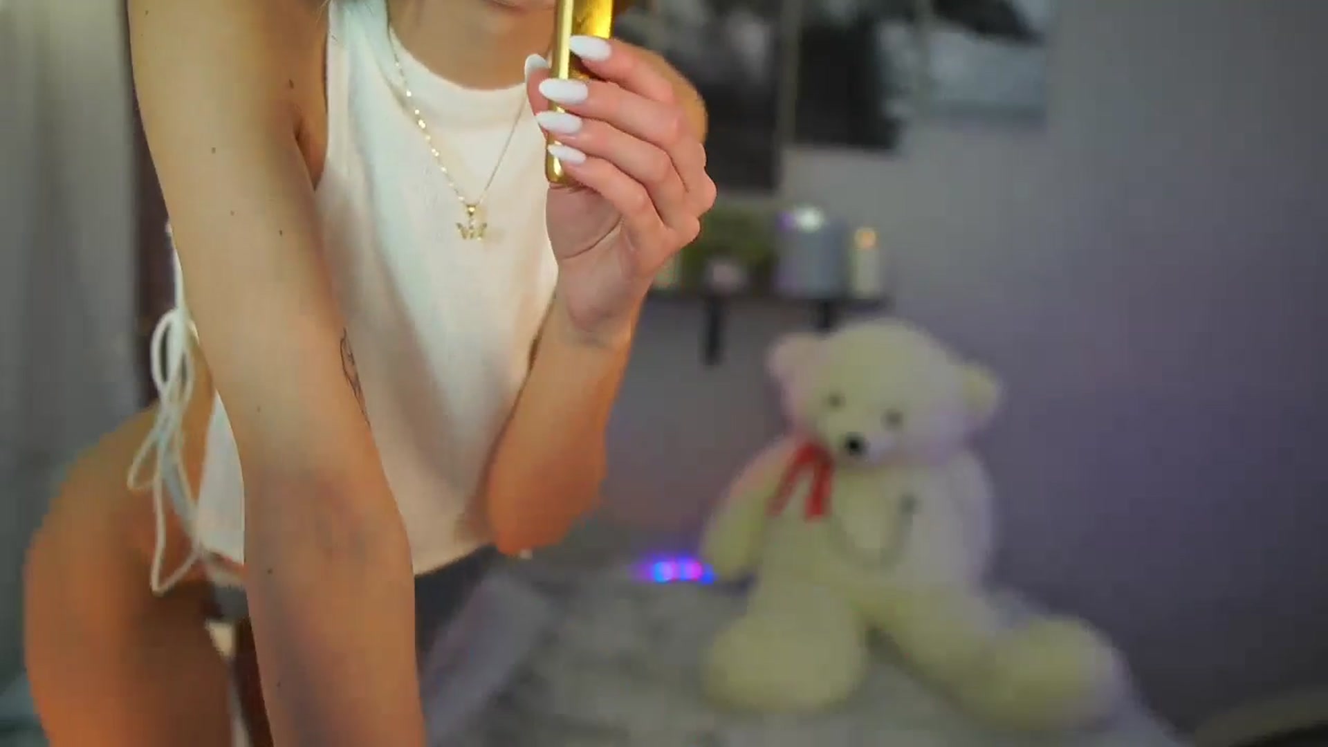 Gallery image thumbnail from RileyReid_18's myfreecams stream on, 05/14/2024, 15:41 image 4 of 20