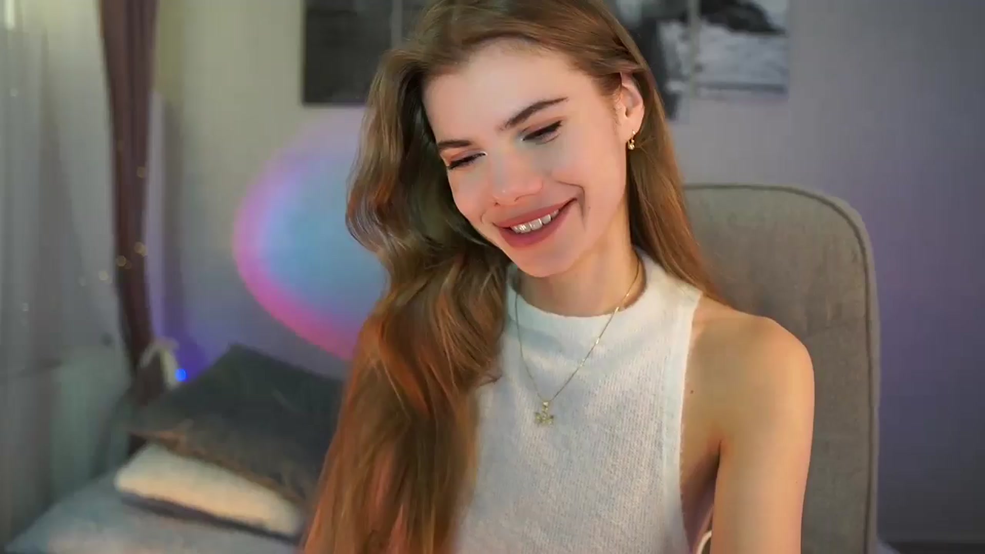Gallery image thumbnail from RileyReid_18's myfreecams stream on, 05/14/2024, 15:41 image 2 of 20