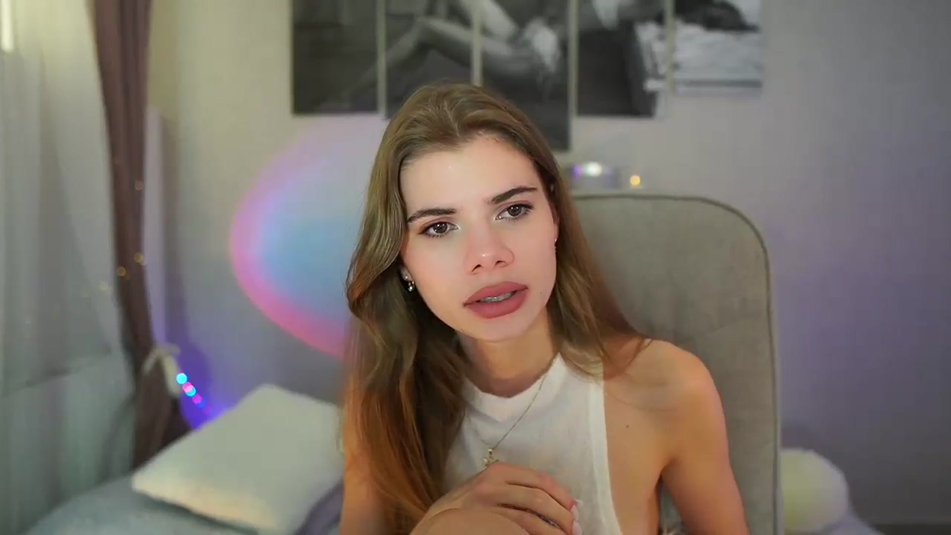 Gallery image thumbnail from RileyReid_18's myfreecams stream on, 05/14/2024, 17:41 image 17 of 20