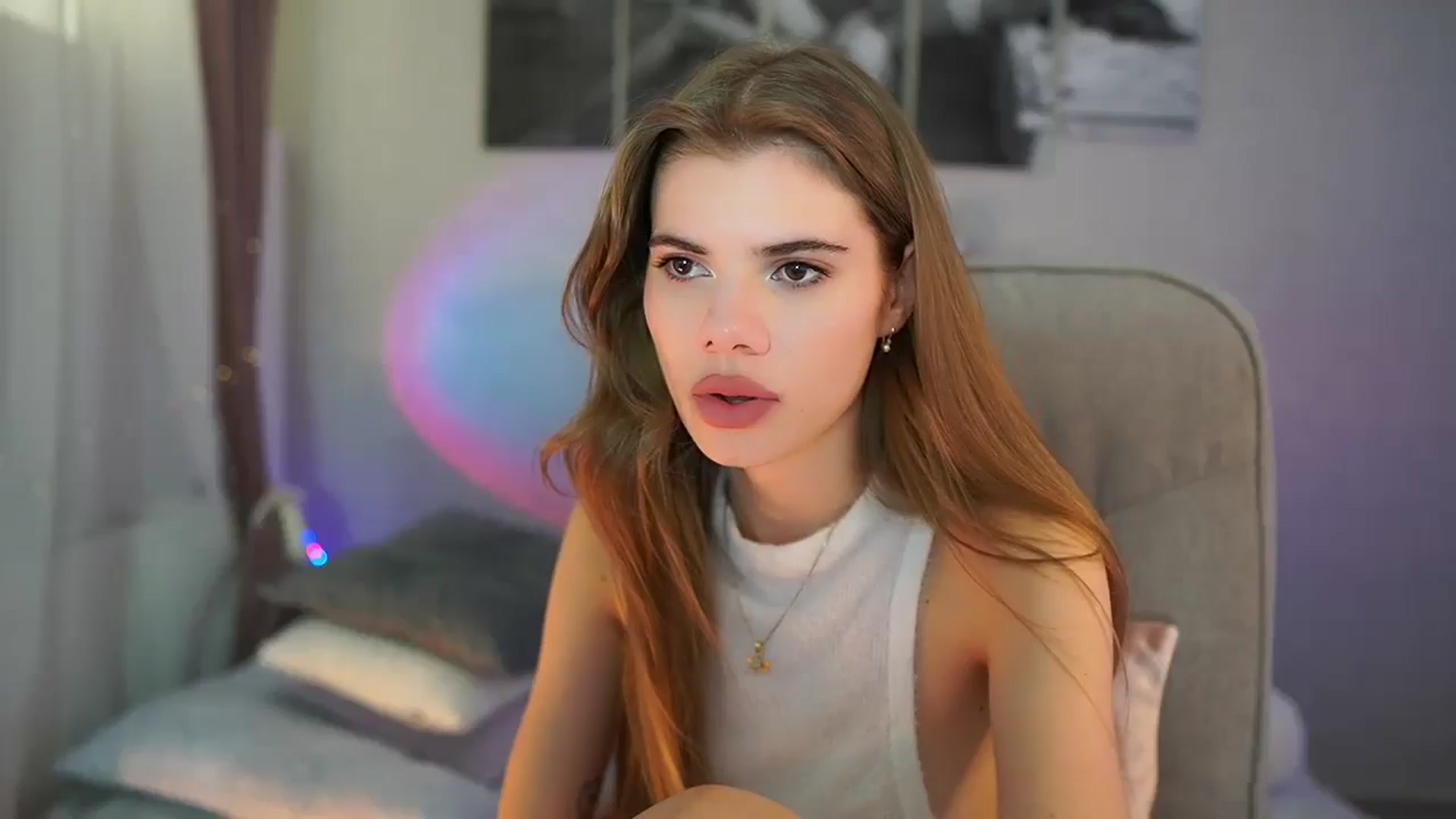 Gallery image thumbnail from RileyReid_18's myfreecams stream on, 05/14/2024, 17:41 image 1 of 20