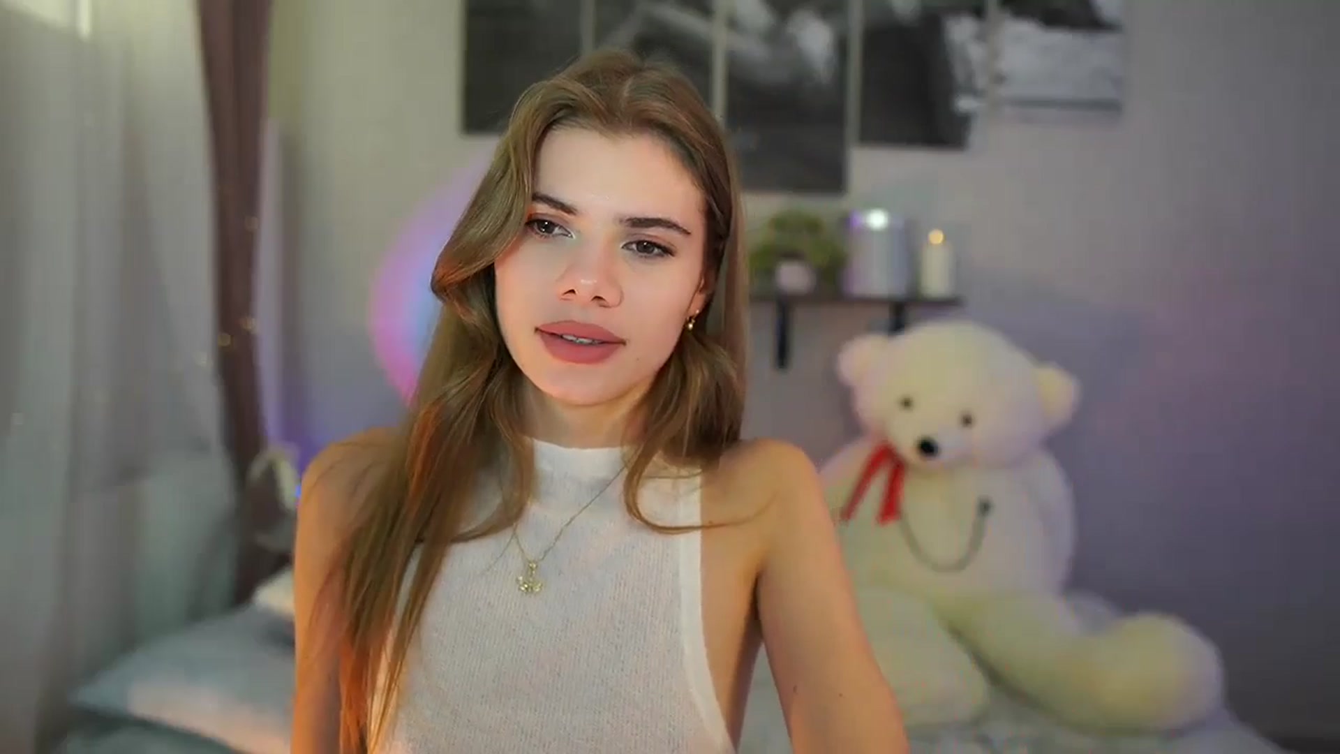 Gallery image thumbnail from RileyReid_18's myfreecams stream on, 05/14/2024, 17:41 image 4 of 20