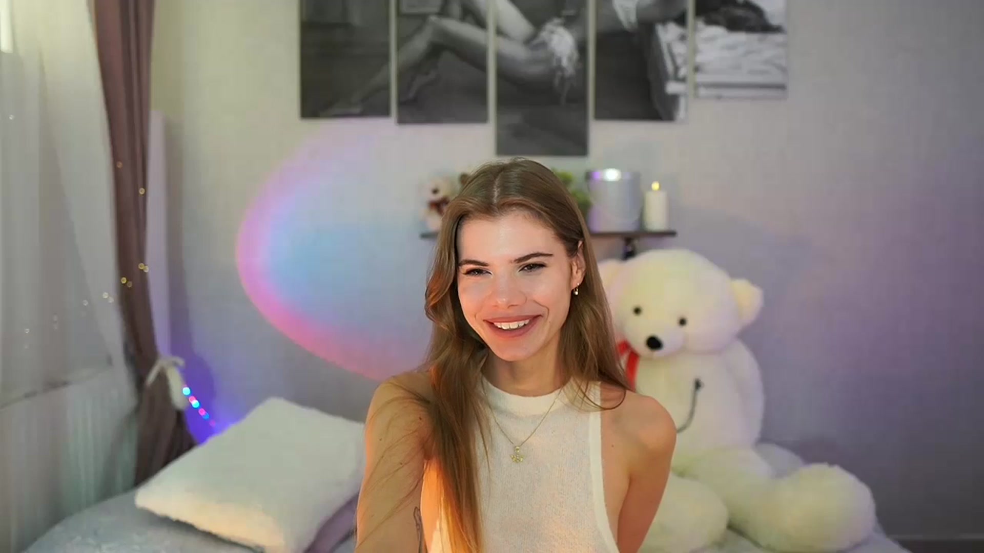 Gallery image thumbnail from RileyReid_18's myfreecams stream on, 05/14/2024, 17:41 image 19 of 20