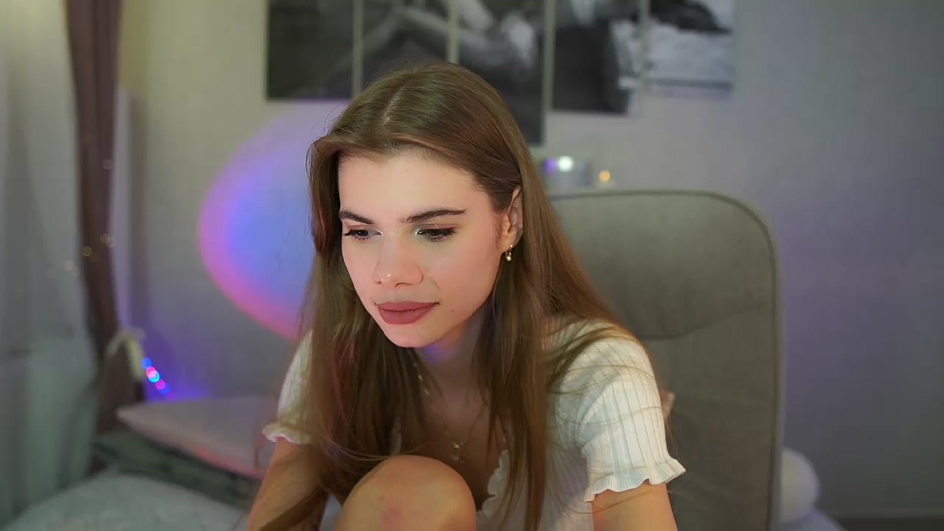 Gallery image thumbnail from RileyReid_18's myfreecams stream on, 05/15/2024, 17:04 image 19 of 20