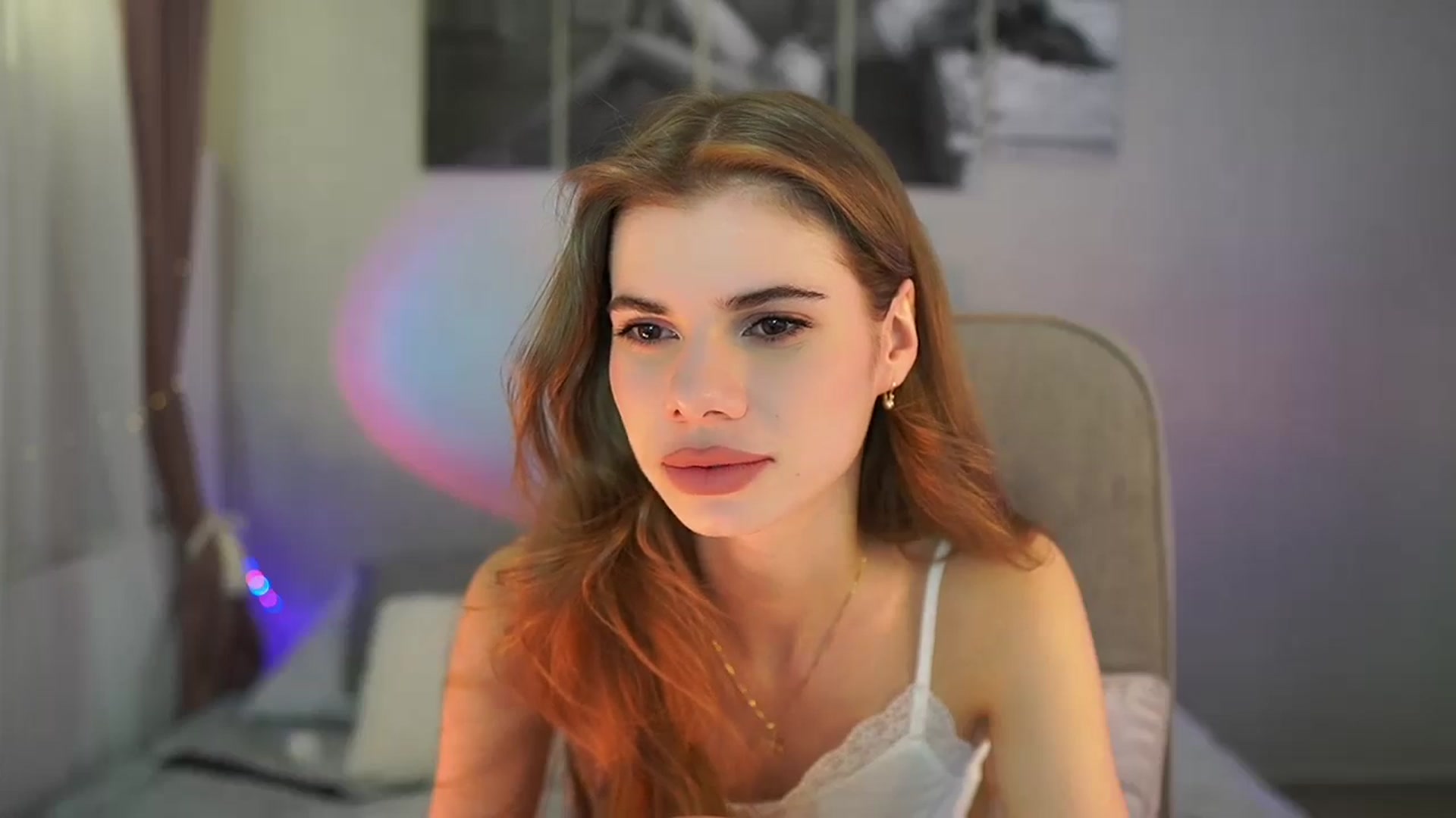 Gallery image thumbnail from RileyReid_18's myfreecams stream on, 05/16/2024, 14:31 image 4 of 20