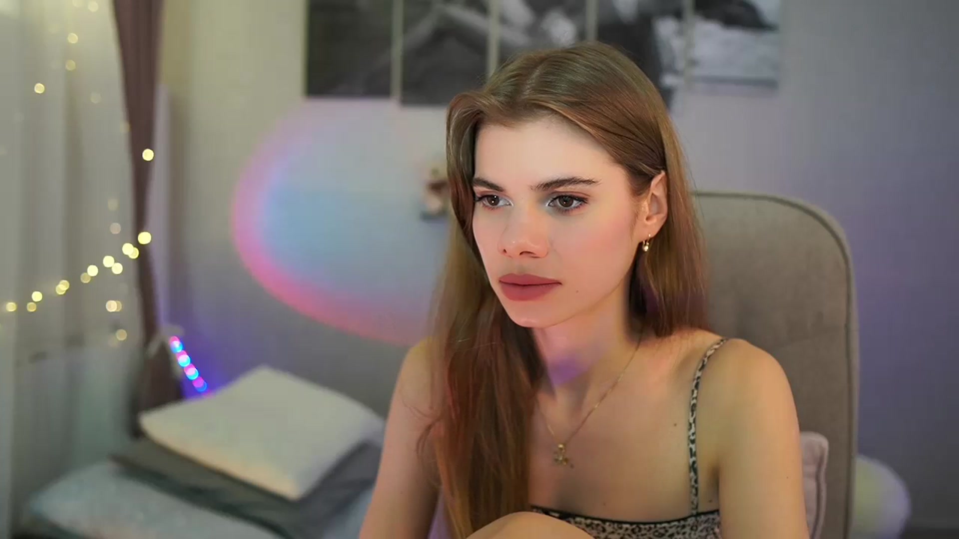 Gallery image thumbnail from RileyReid_18's myfreecams stream on, 05/21/2024, 12:39 image 13 of 20