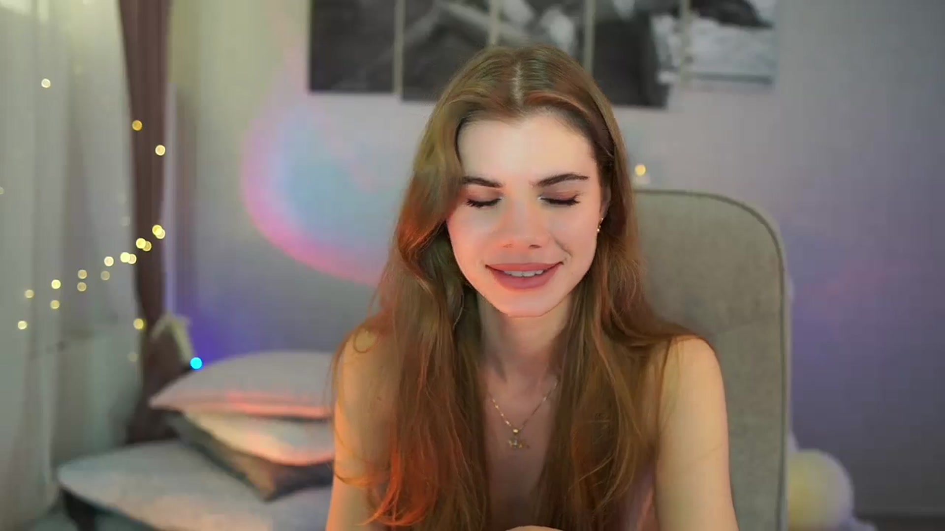 Gallery image thumbnail from RileyReid_18's myfreecams stream on, 05/23/2024, 17:02 image 11 of 20
