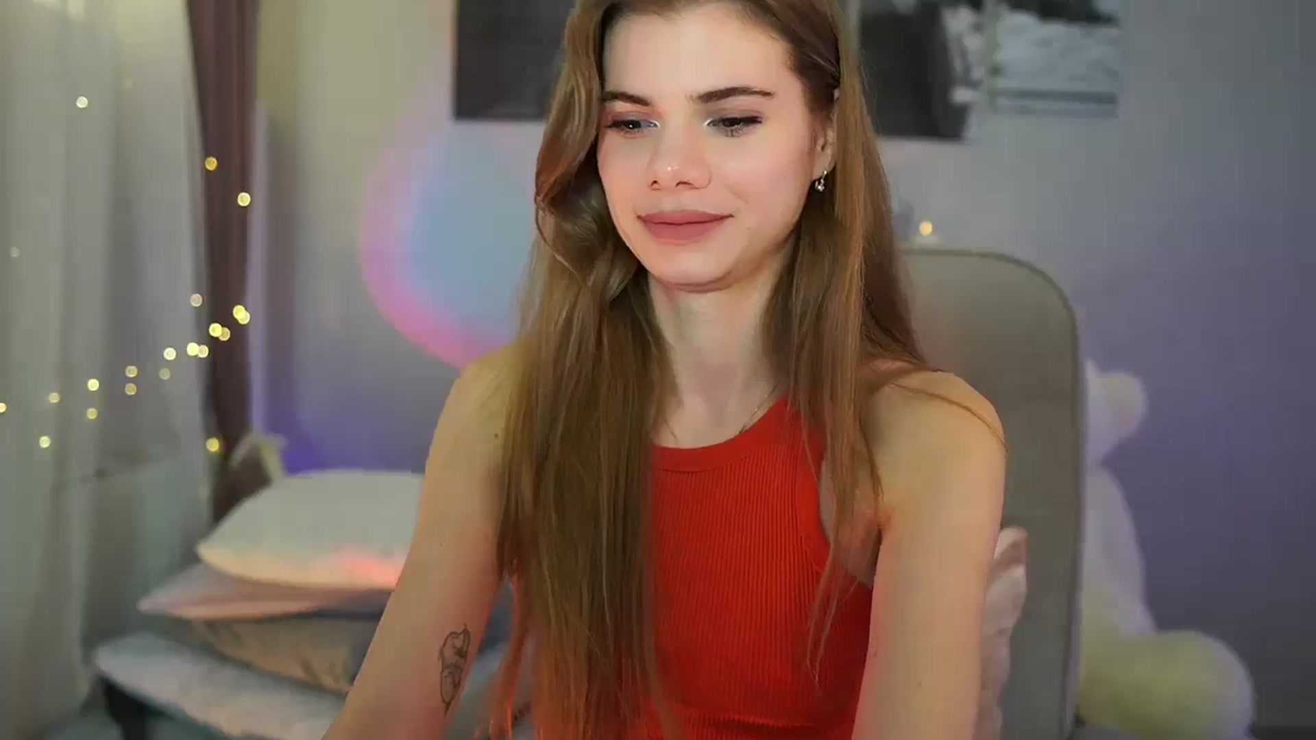 Gallery image thumbnail from RileyReid_18's myfreecams stream on, 05/23/2024, 17:53 image 10 of 20