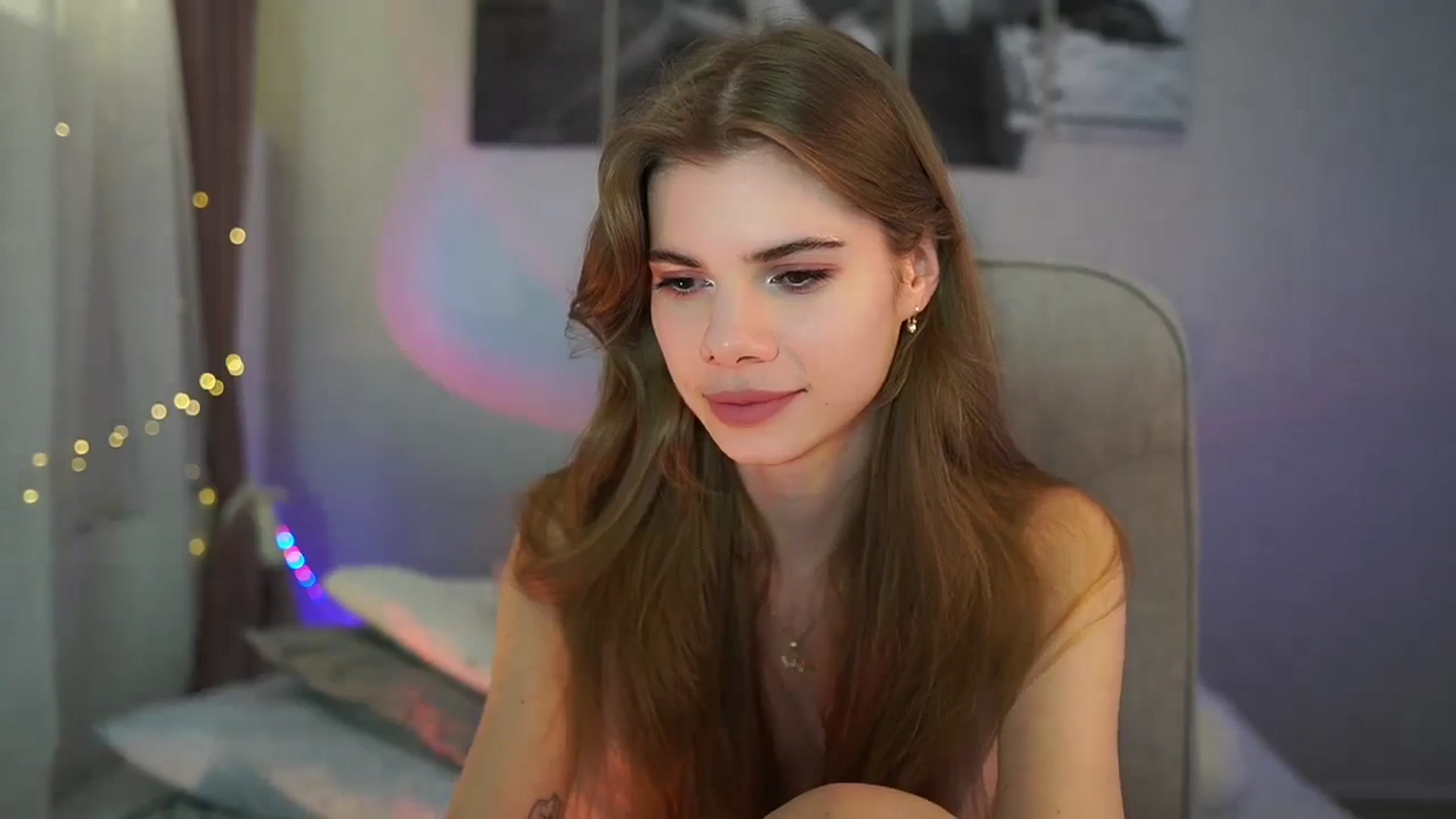 Gallery image thumbnail from RileyReid_18's myfreecams stream on, 05/25/2024, 15:02 image 16 of 20
