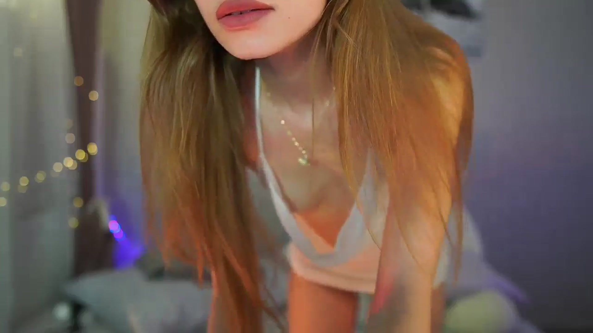 Gallery image thumbnail from RileyReid_18's myfreecams stream on, 05/25/2024, 16:53 image 19 of 20