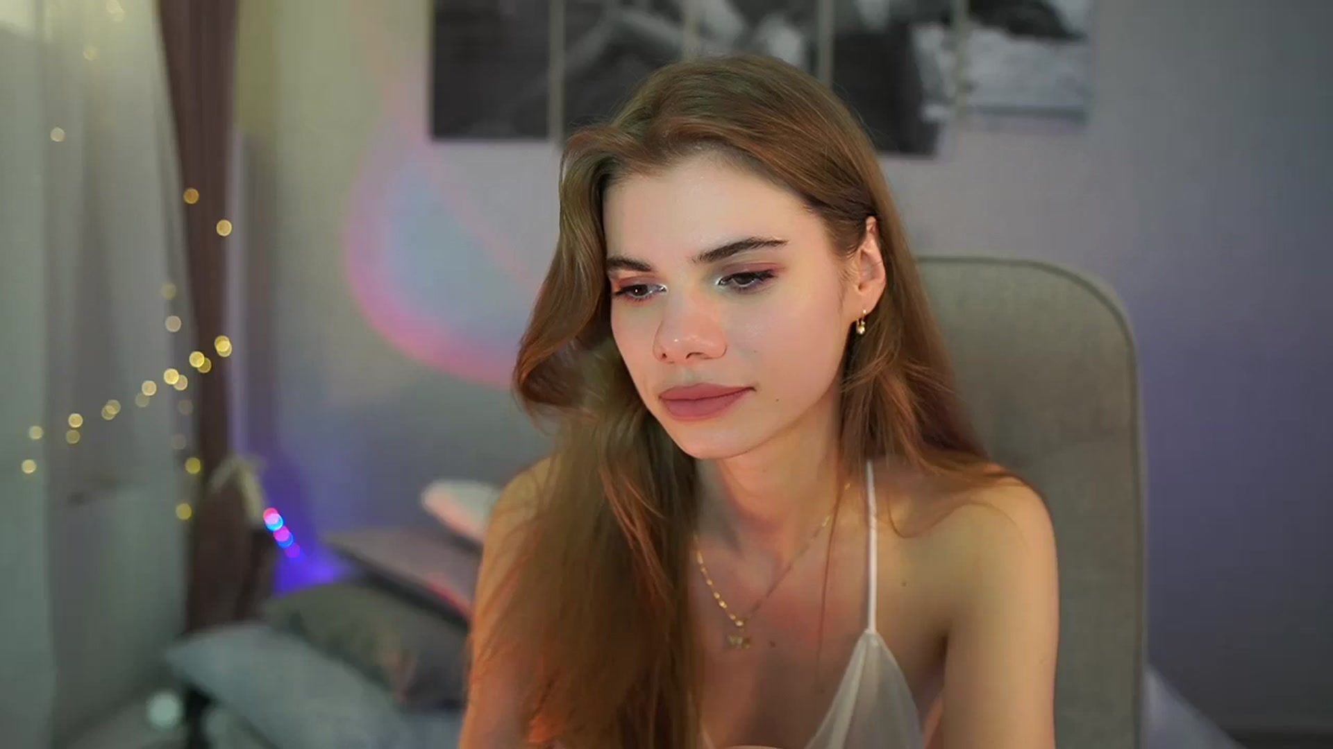 Gallery image thumbnail from RileyReid_18's myfreecams stream on, 05/25/2024, 17:55 image 1 of 20