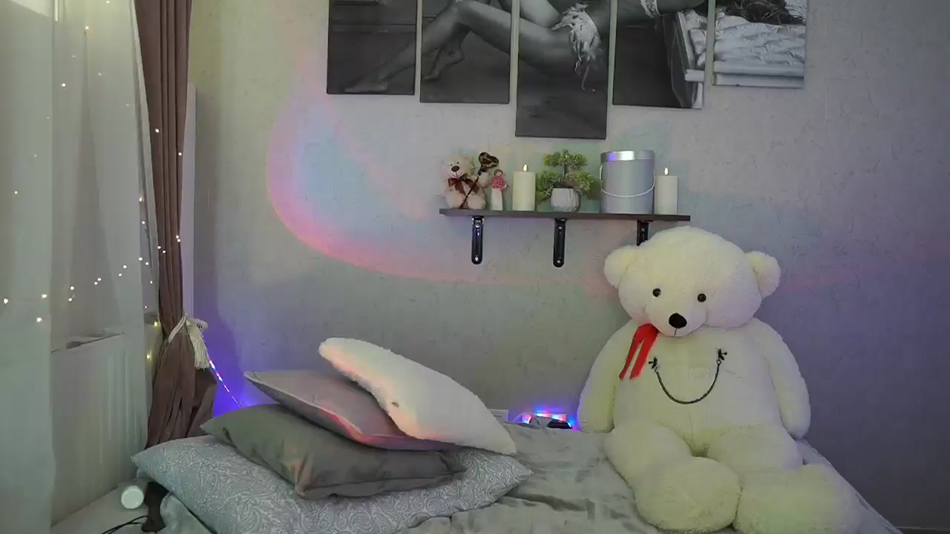 Gallery image thumbnail from RileyReid_18's myfreecams stream on, 05/25/2024, 17:55 image 9 of 20