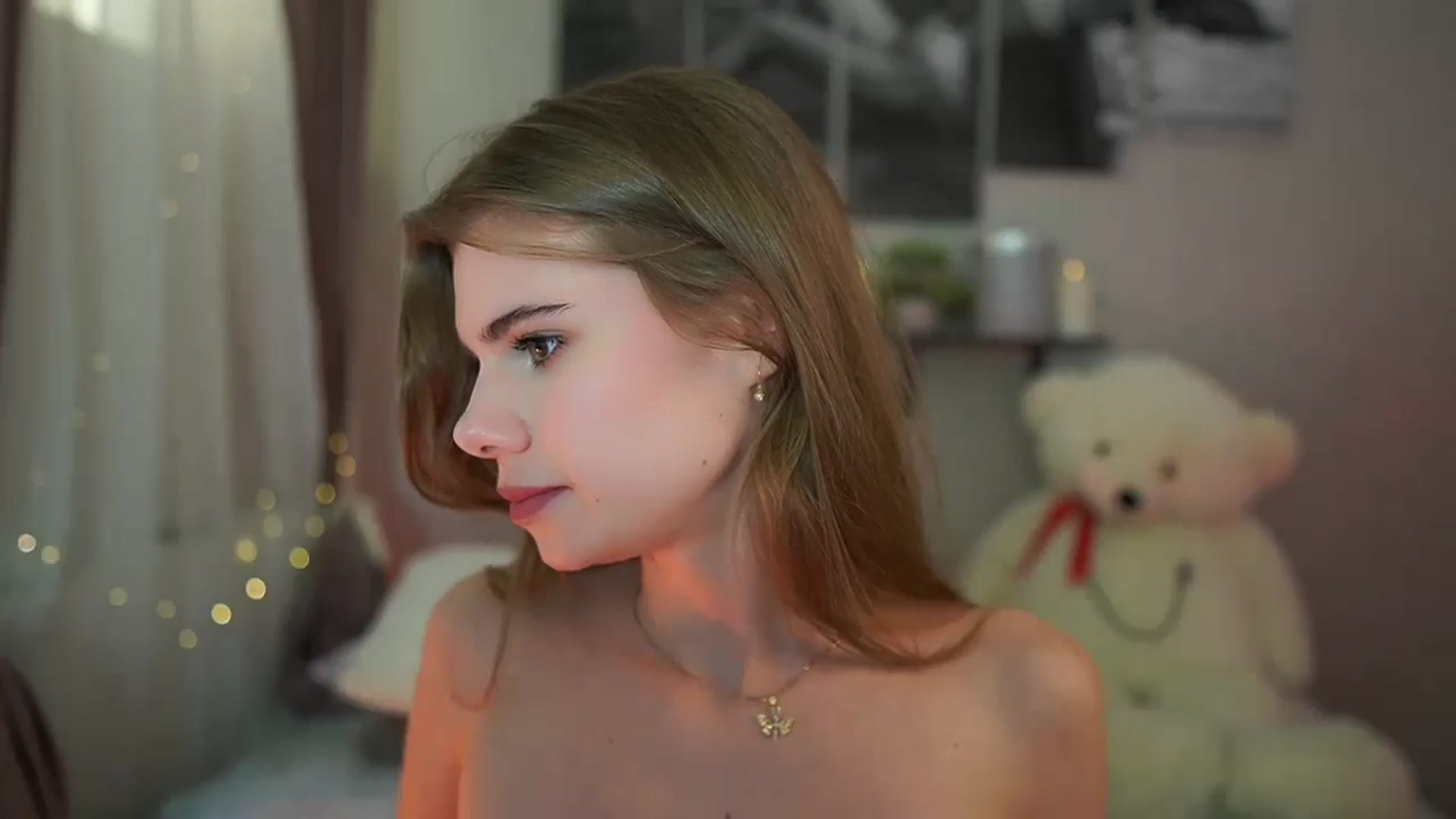 Gallery image thumbnail from RileyReid_18's myfreecams stream on, 05/26/2024, 21:23 image 17 of 20