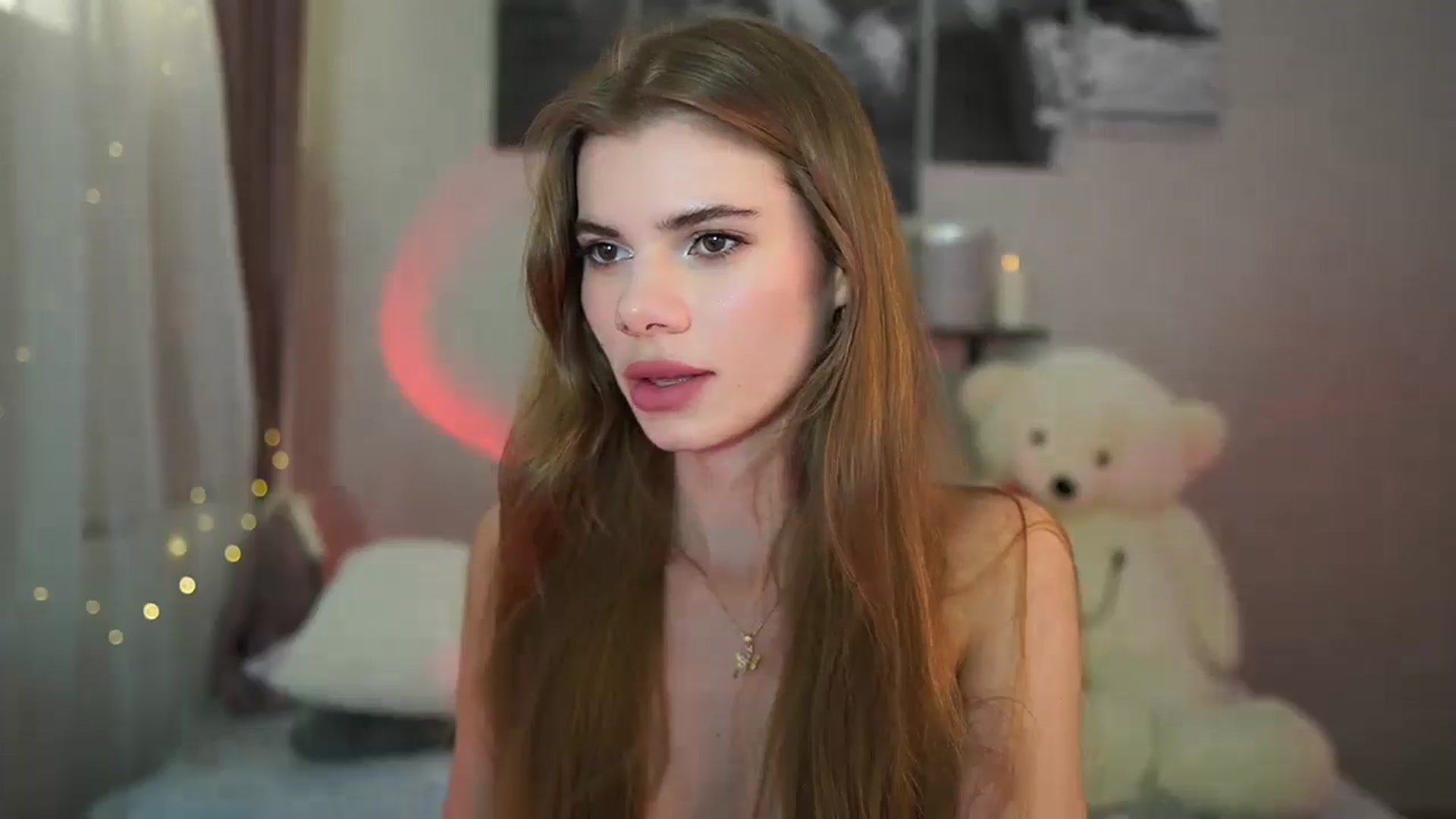 Gallery image thumbnail from RileyReid_18's myfreecams stream on, 05/26/2024, 21:23 image 15 of 20