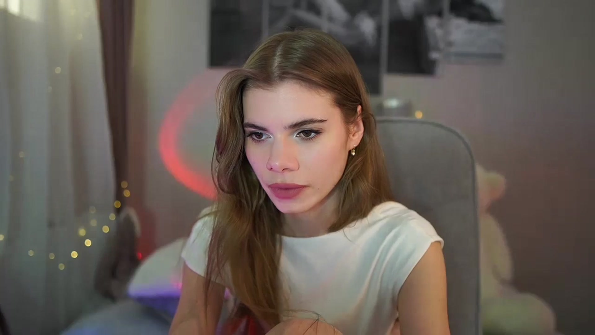 Gallery image thumbnail from RileyReid_18's myfreecams stream on, 05/26/2024, 23:28 image 18 of 20